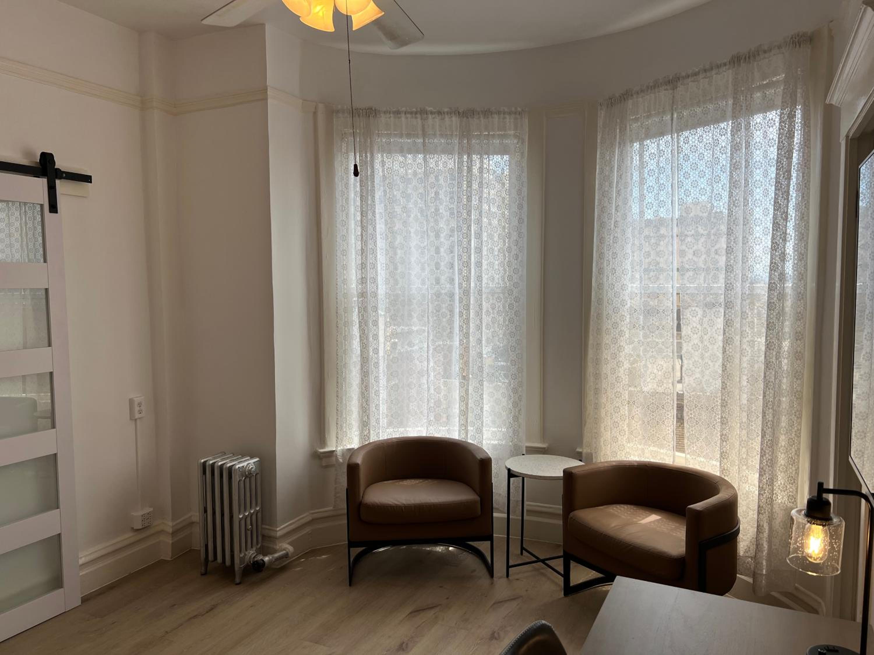 Suite - Photo 3