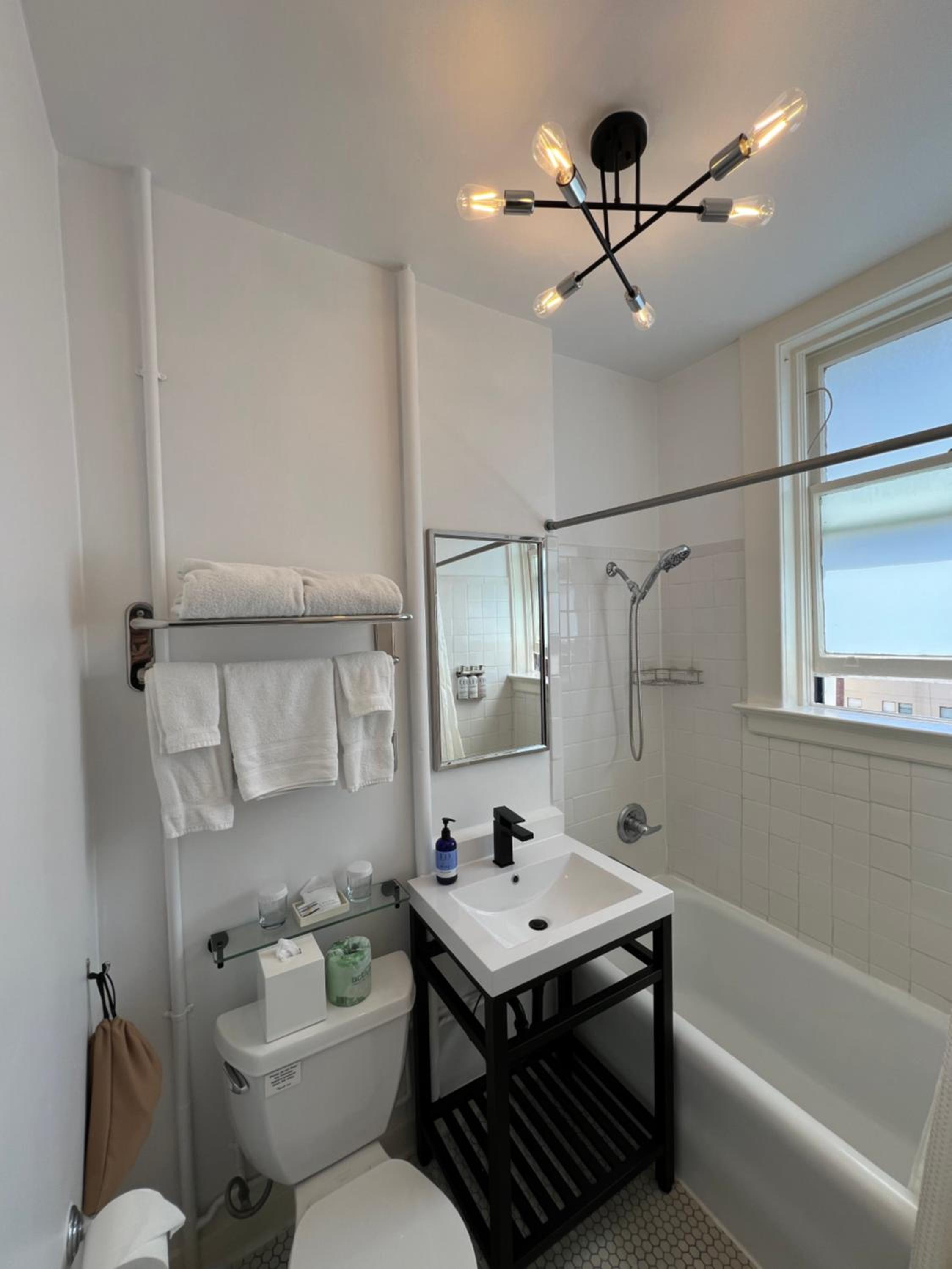 Suite - Photo 5