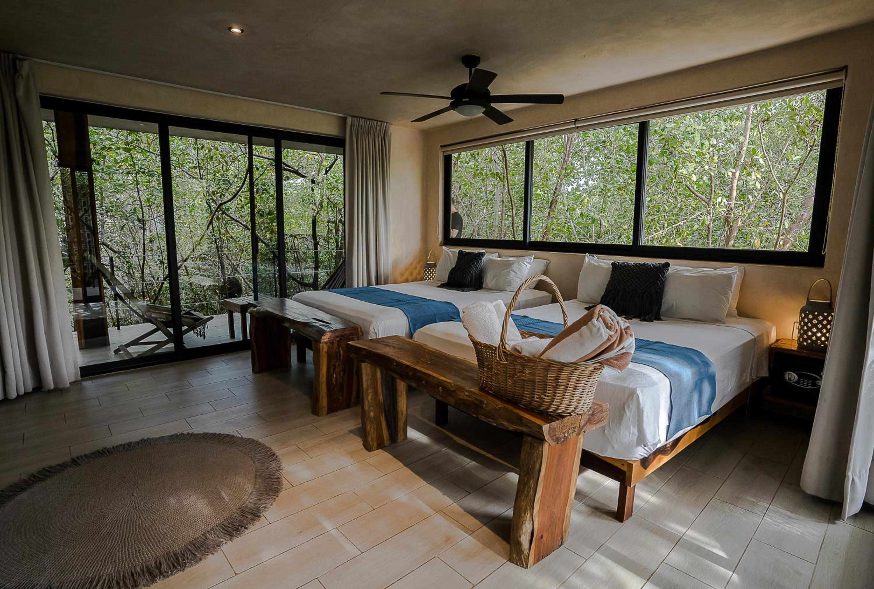 2 Queen Room with Balcony - Photo 13