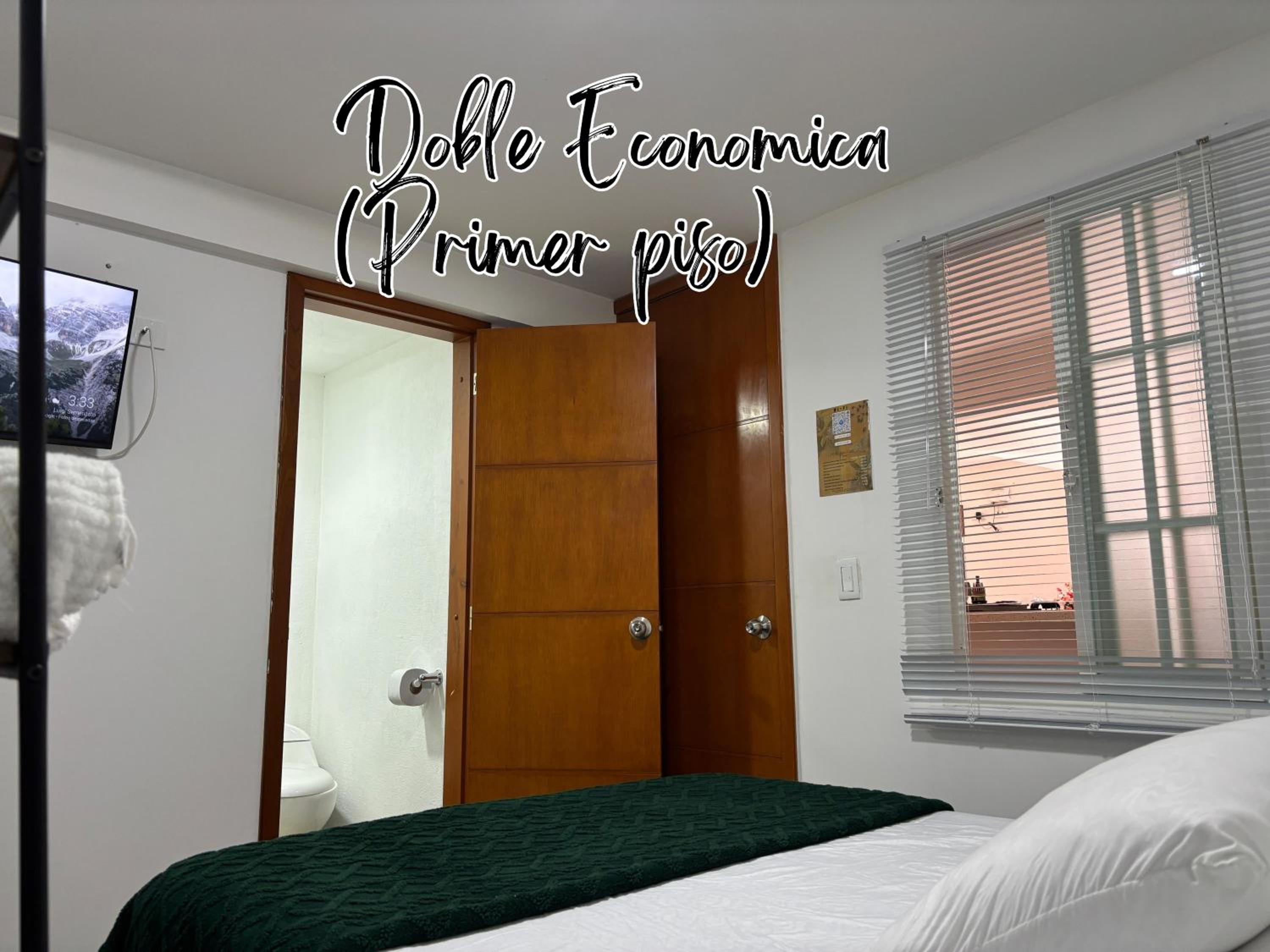 Economy Double Room photo 3