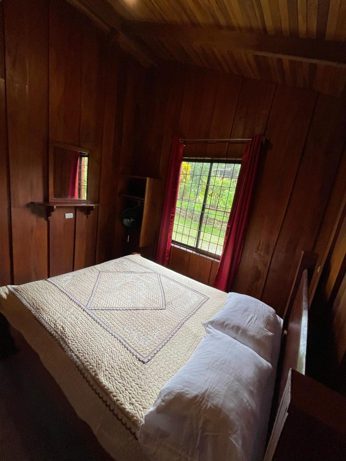 Quarto Duplo com Duas Camas de Casal