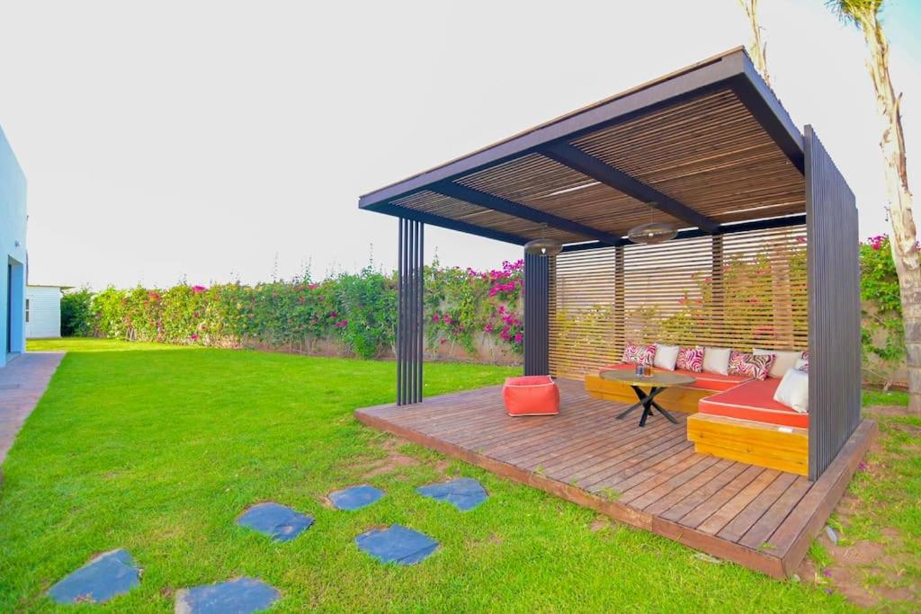 Villa photo 2