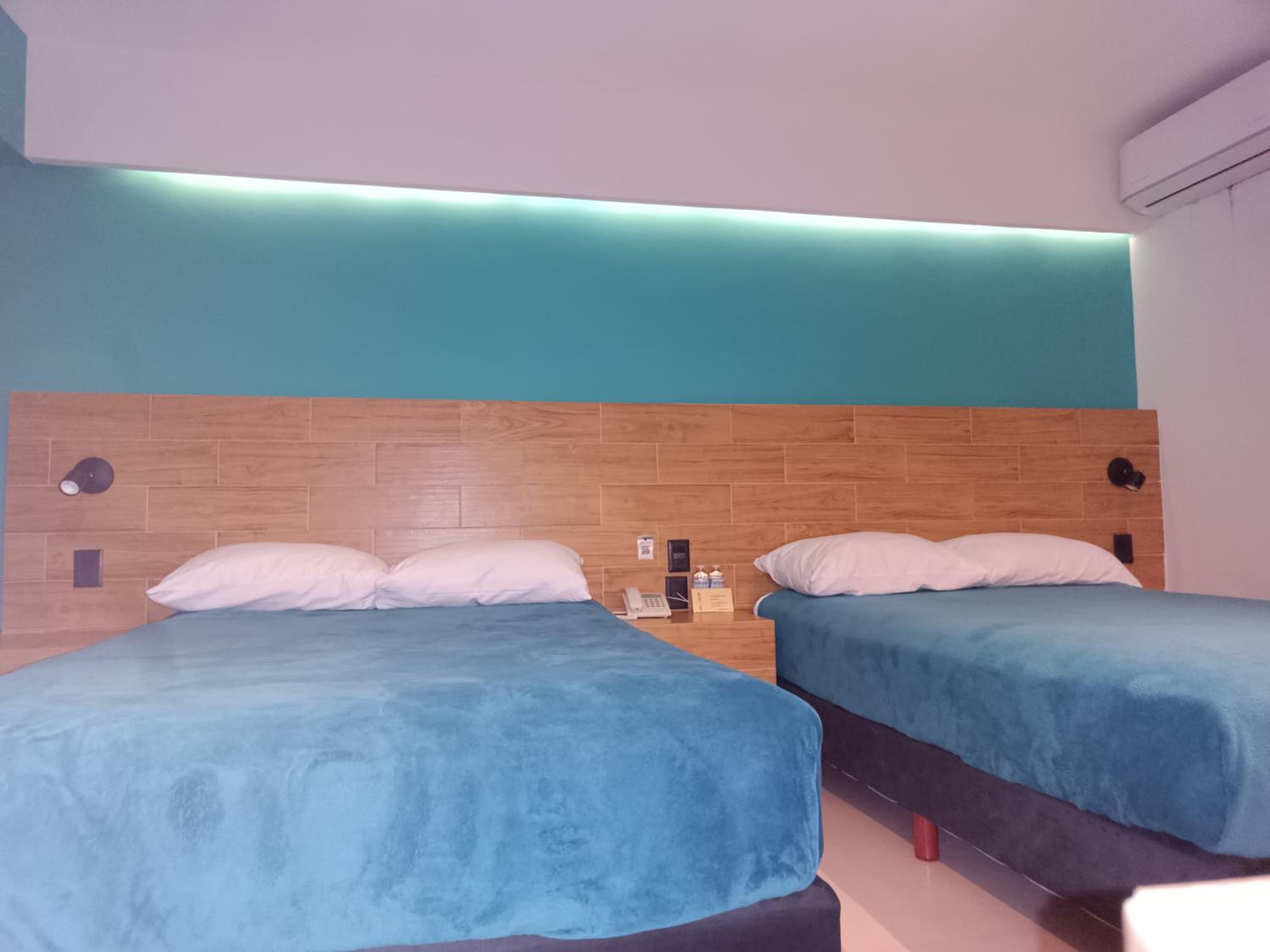 Standard Double Room - Photo 12