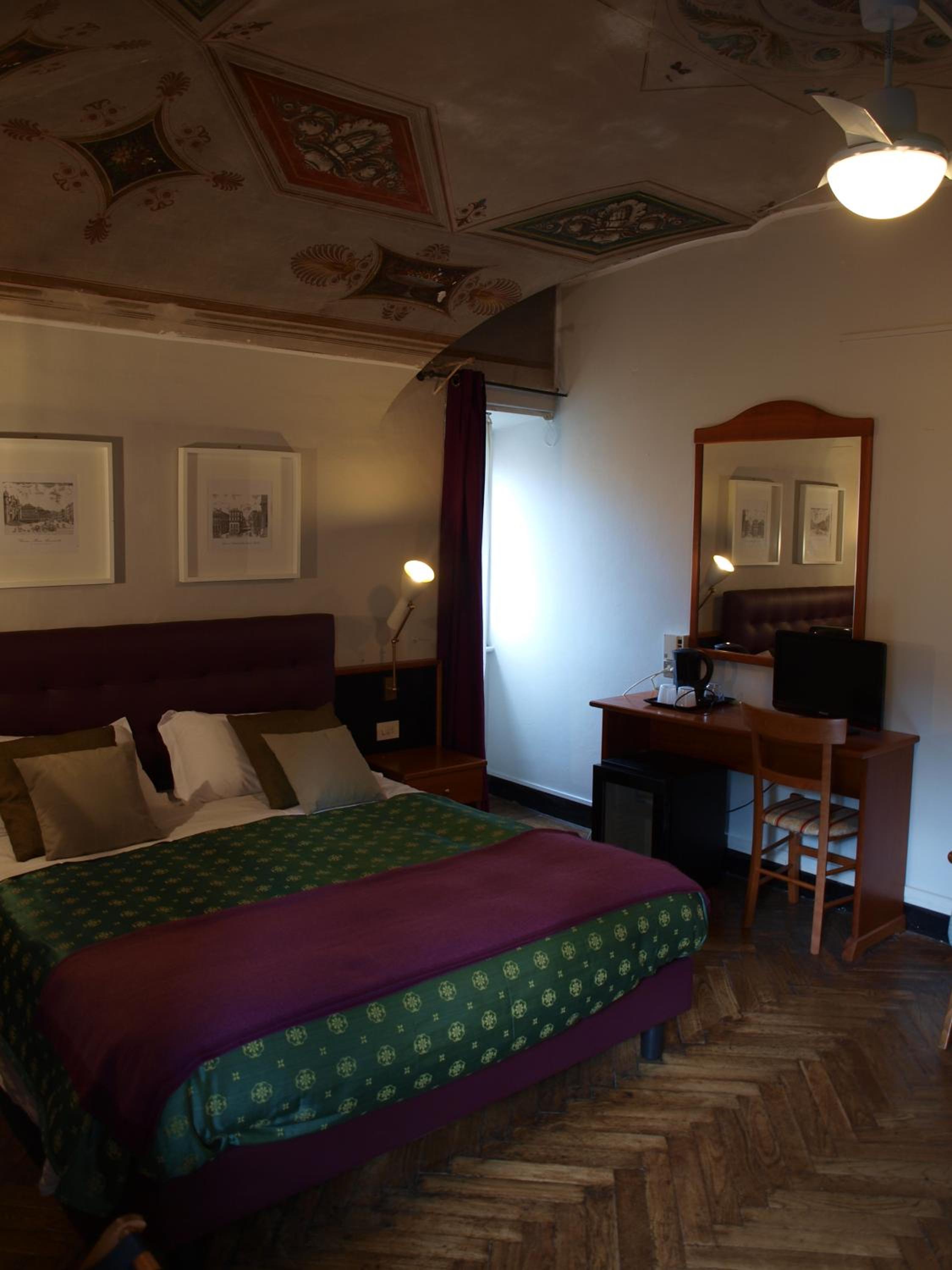 Double or Twin Room with Private Bathroom
