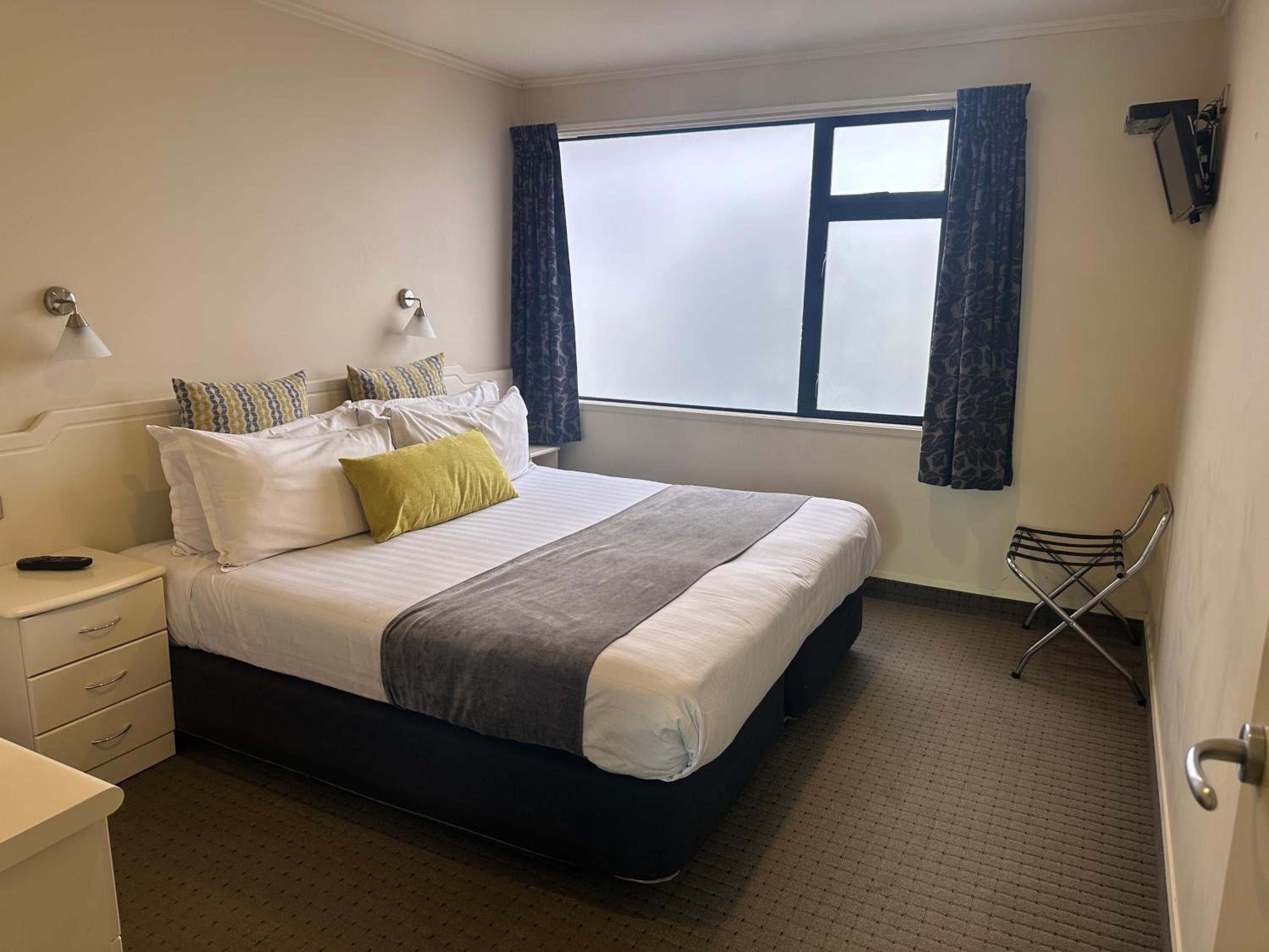 Executive Suite - Photo 1