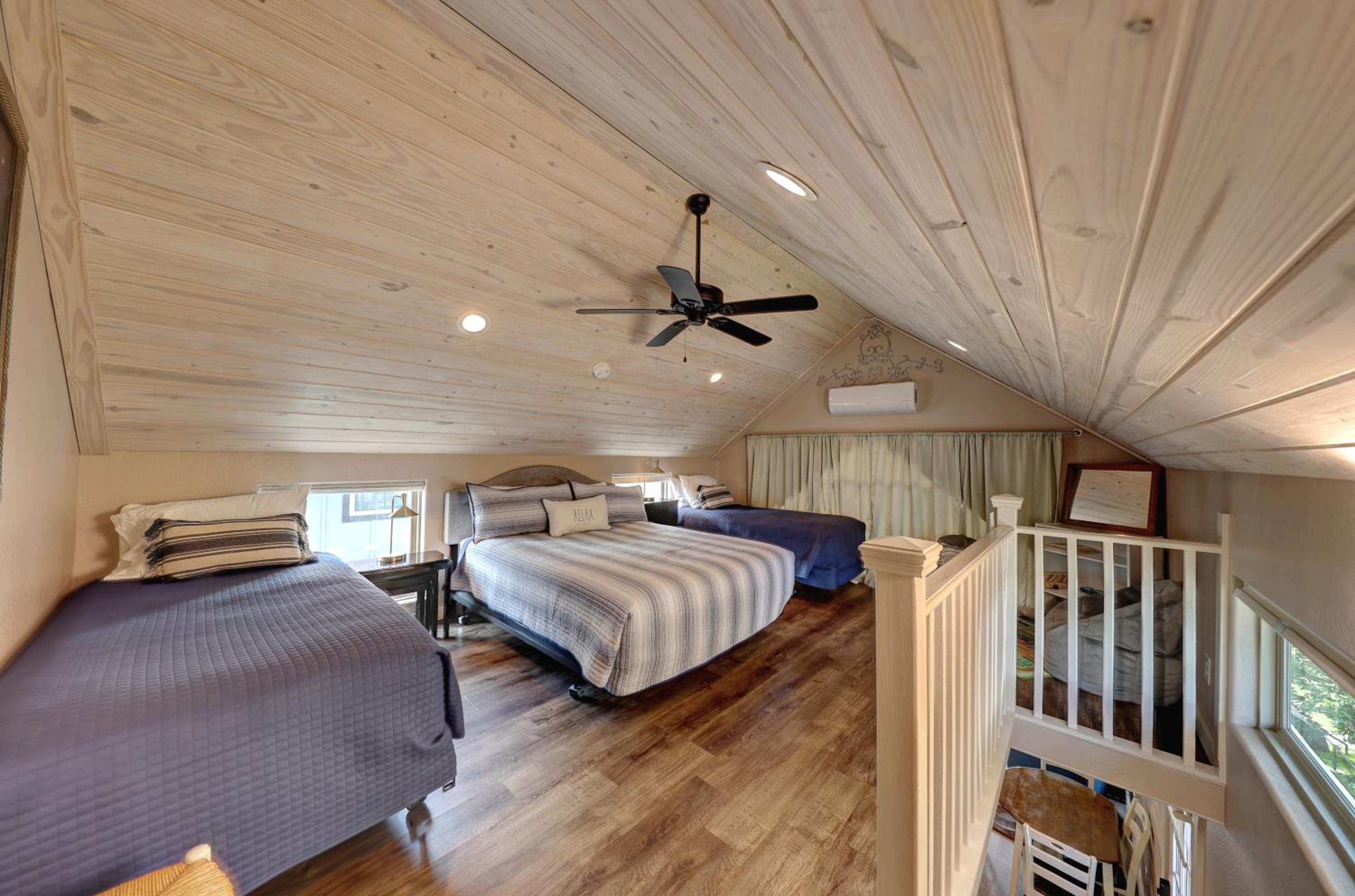 Two-Bedroom House photo 3