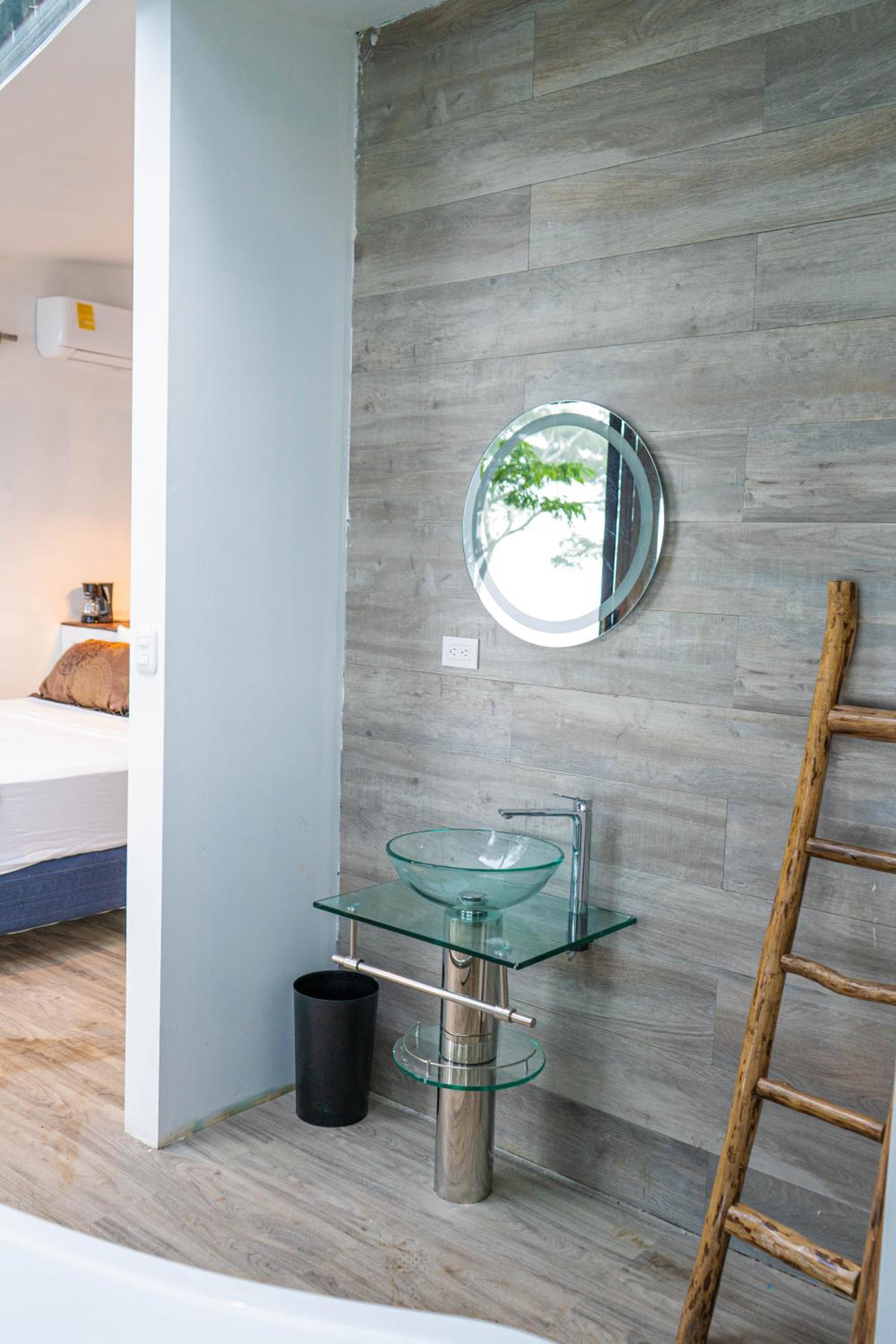 Suite with Lake View photo 2