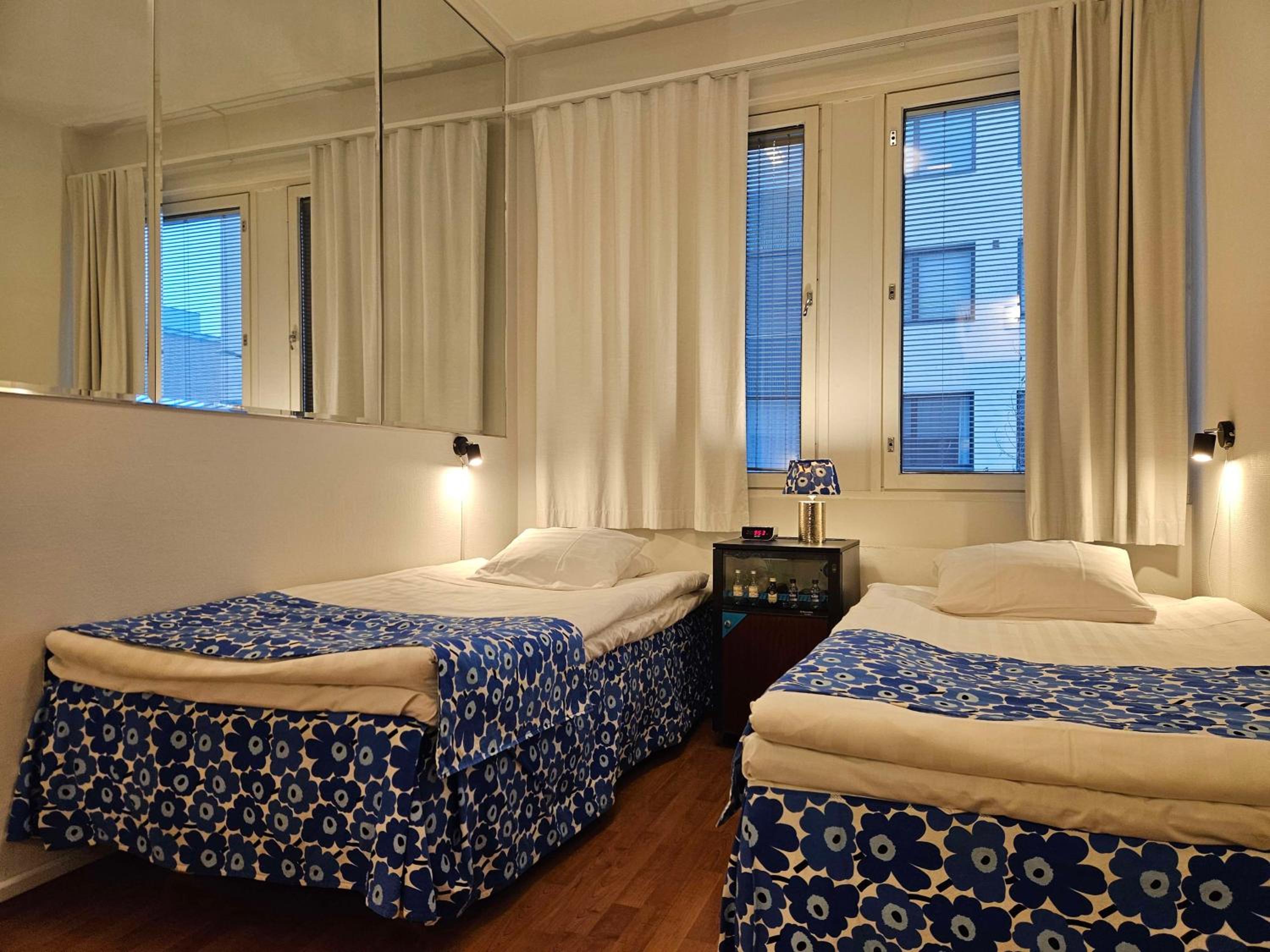 Economy Twin Room - Photo 14