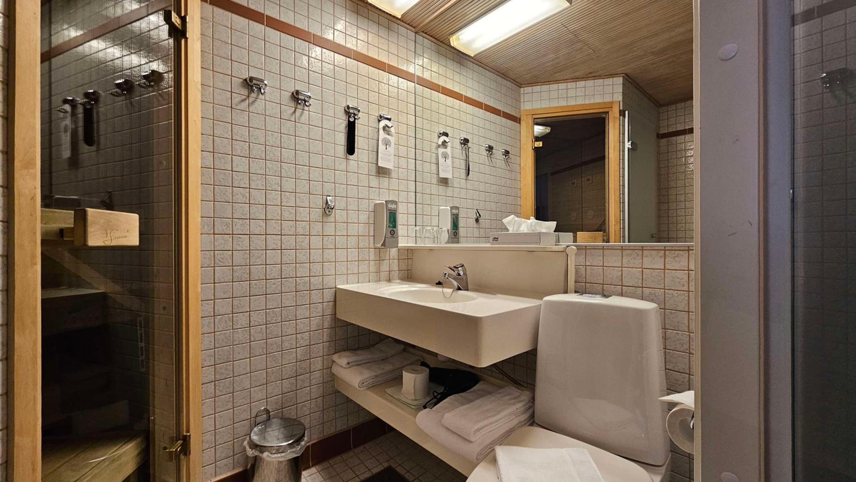 Twin Room - Photo 20