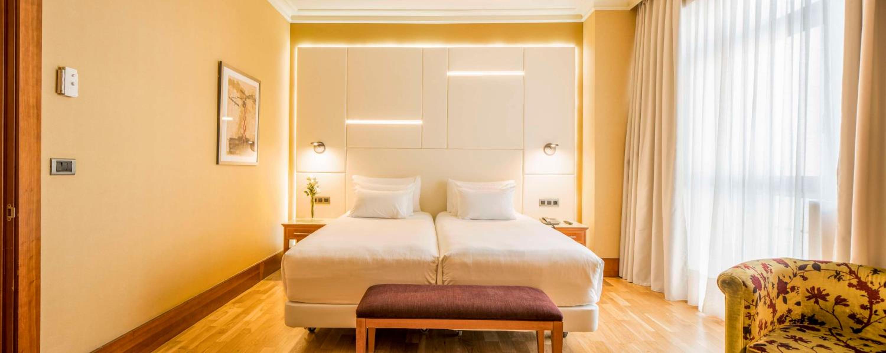 Premium Double Room with View - Photo 3