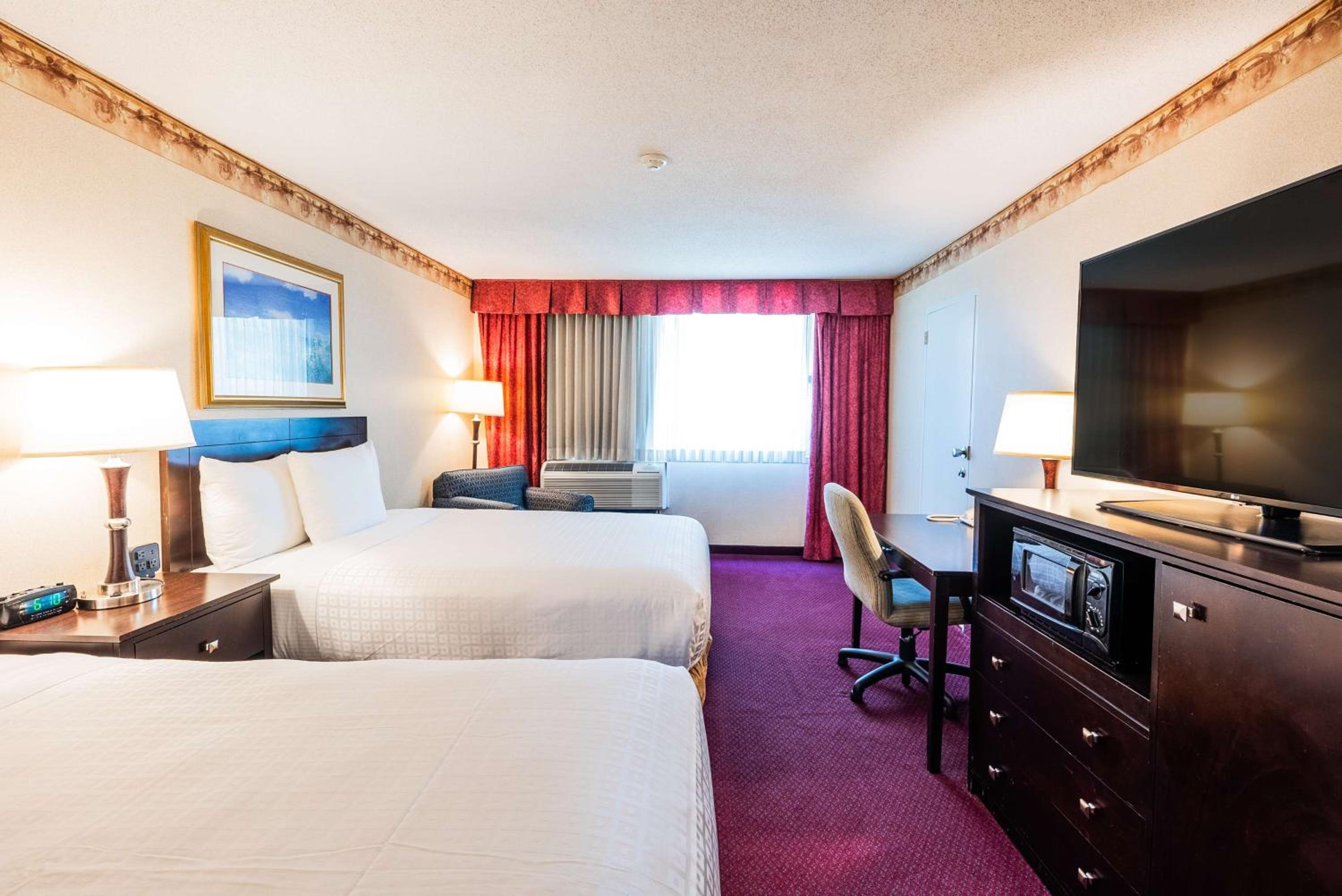 A Room with Two Double Beds - Photo 2