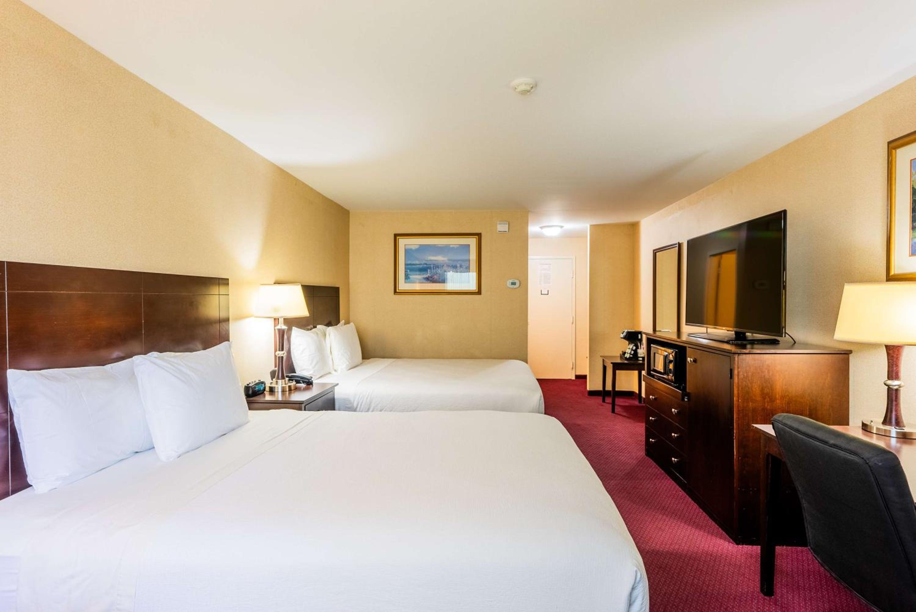 Standard Queen Room - Photo 7