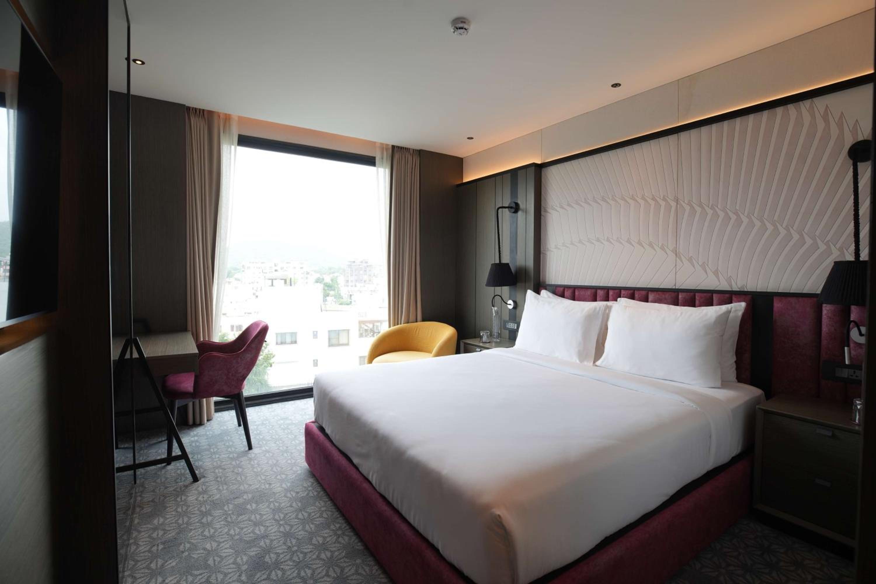 Standard Room: Enjoy 20% discount on Spa | 15% on discount F&B & Laundry | Happy Hour 5–7 PM (Select Beverages, Buy 1 Get 1 – In-house Guests Only). Standard Room: Enjoy 20% discount on Spa | 15% on discount F&B & Laundry | Happy Hour 5–7 PM (Select Beverages, Buy 1 Get 1 – In-house Guests Only).
