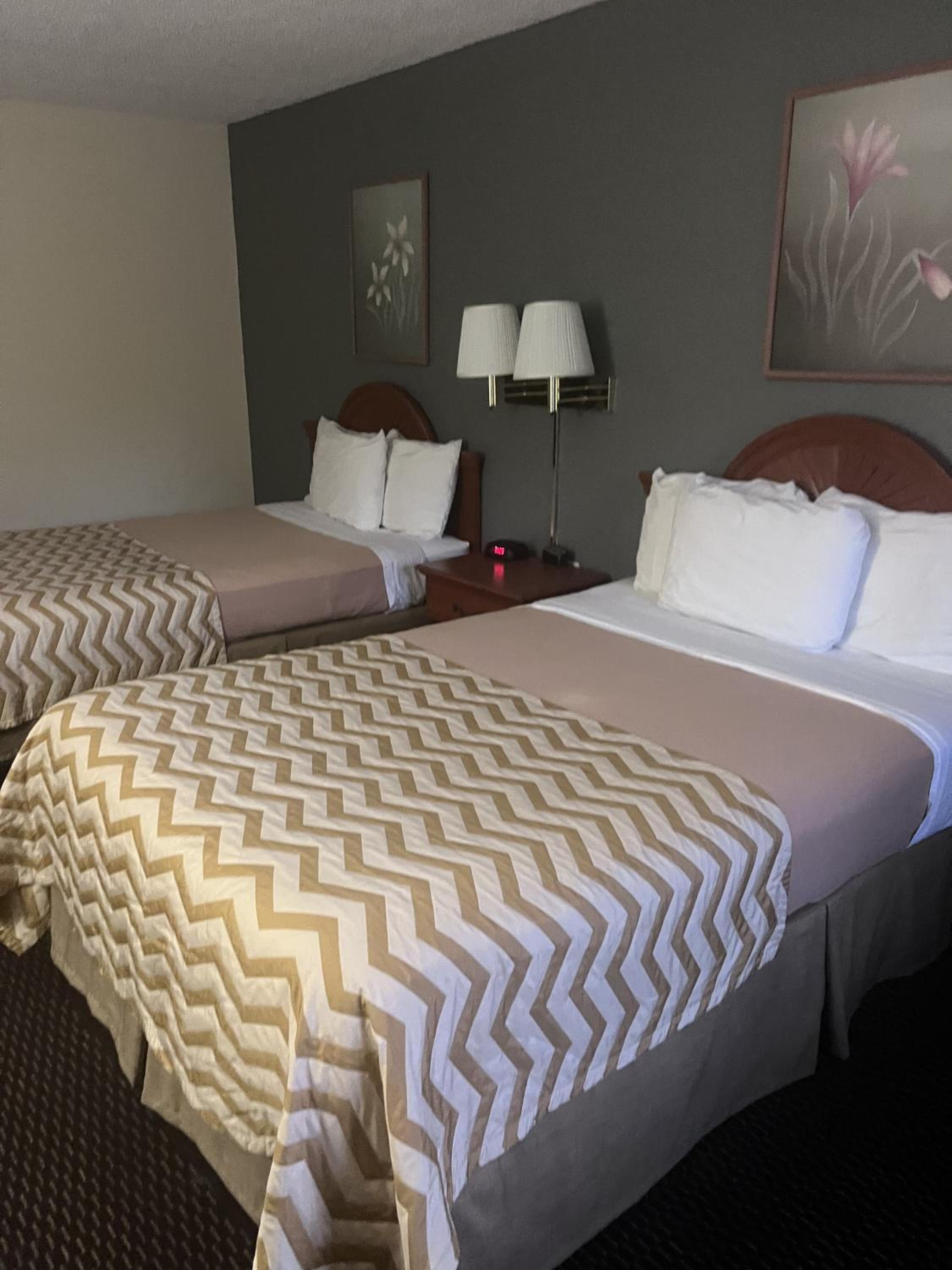 Double Room with 2 Double Beds - Non Smoking photo 3
