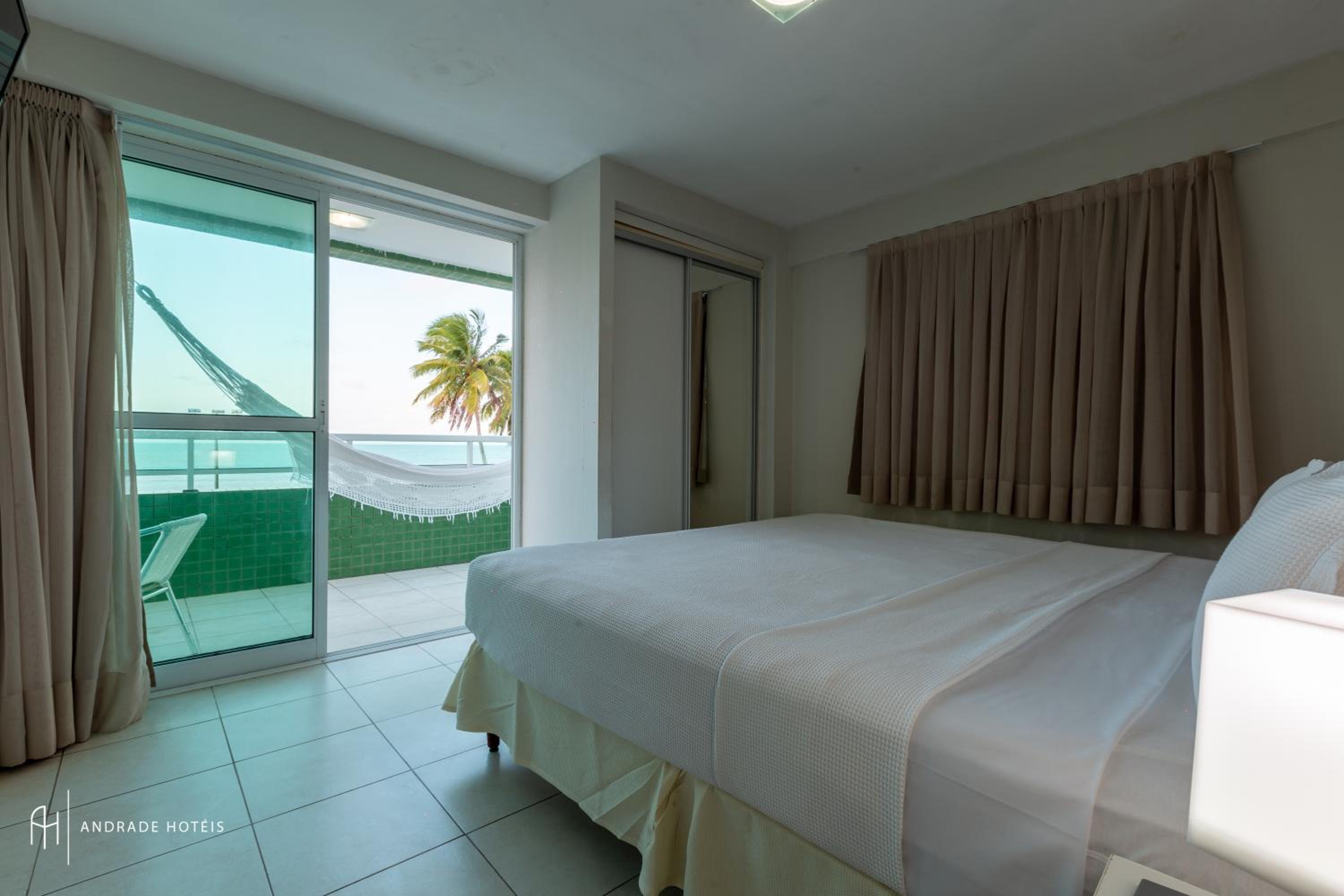 Suite - Photo 1