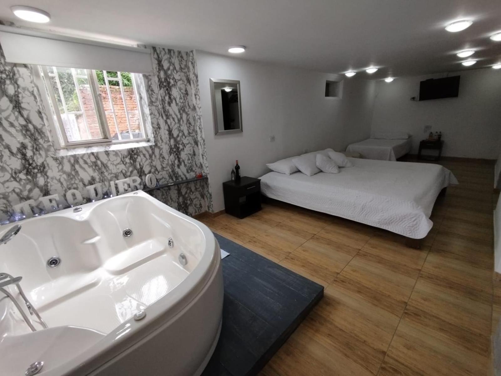 King Suite with Spa Bath photo 1