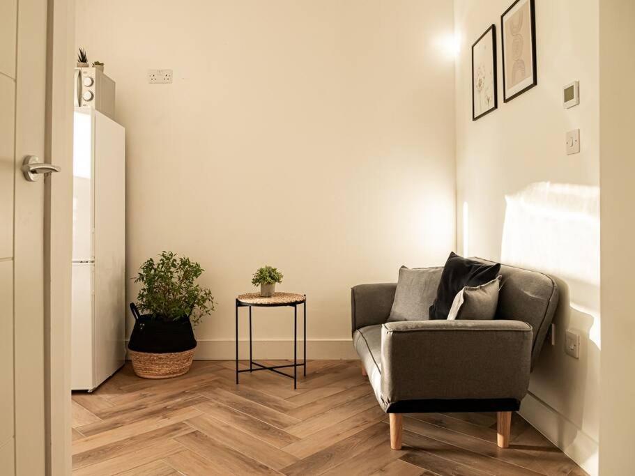 Two-Bedroom Apartment photo 3