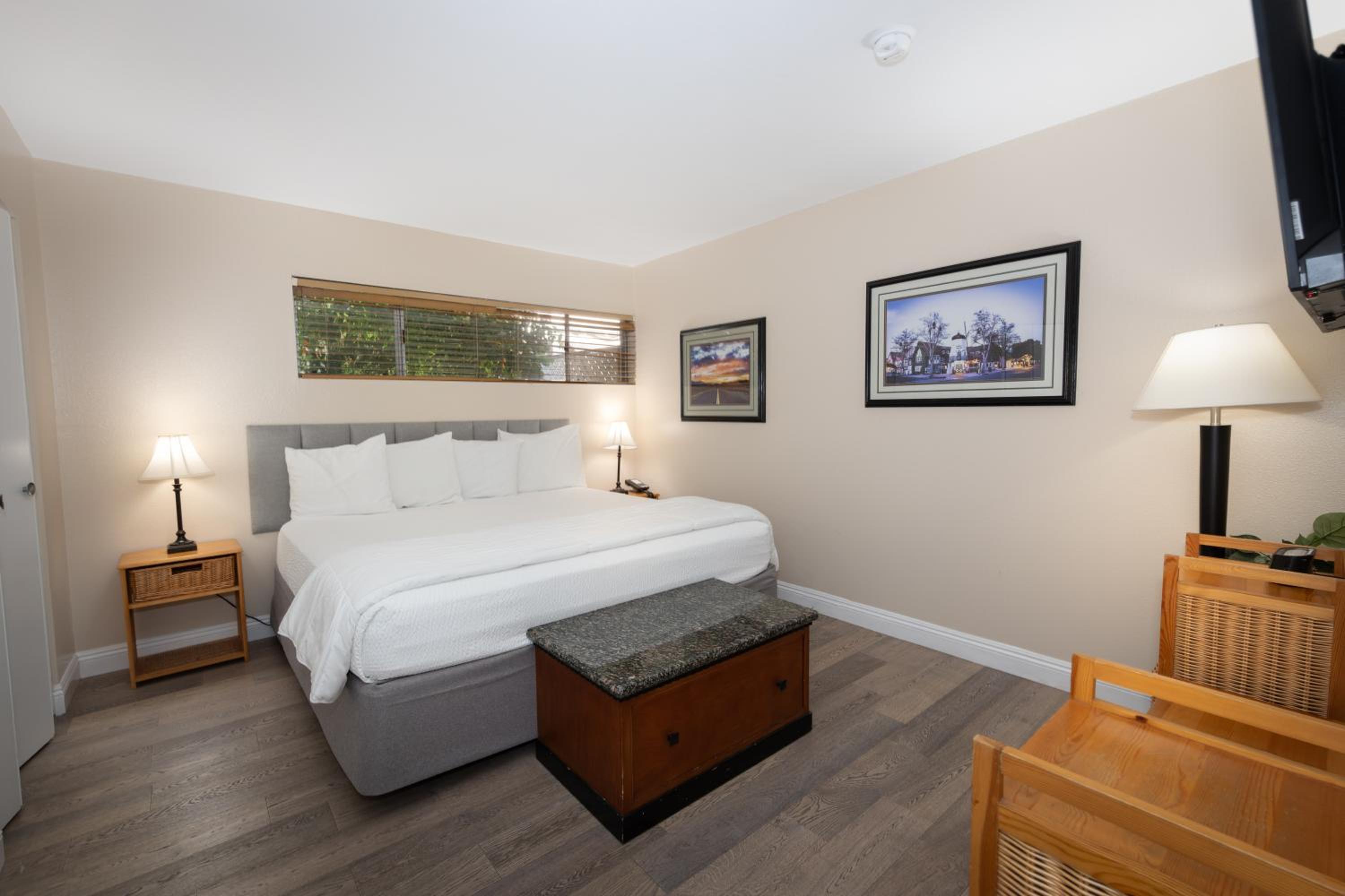 King Suite - Photo 1