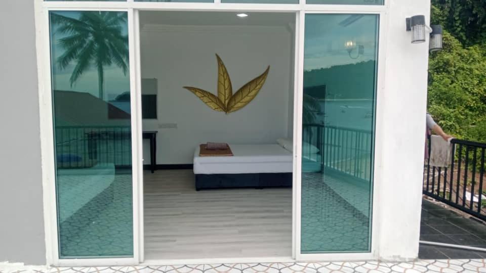 Family Room with Sea View photo 2