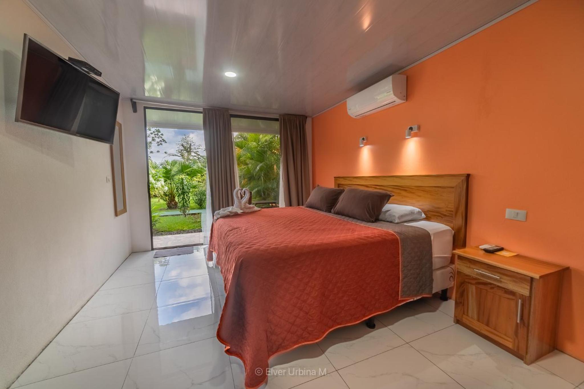 Superior Room with 1 King-Sized Bed photo 2