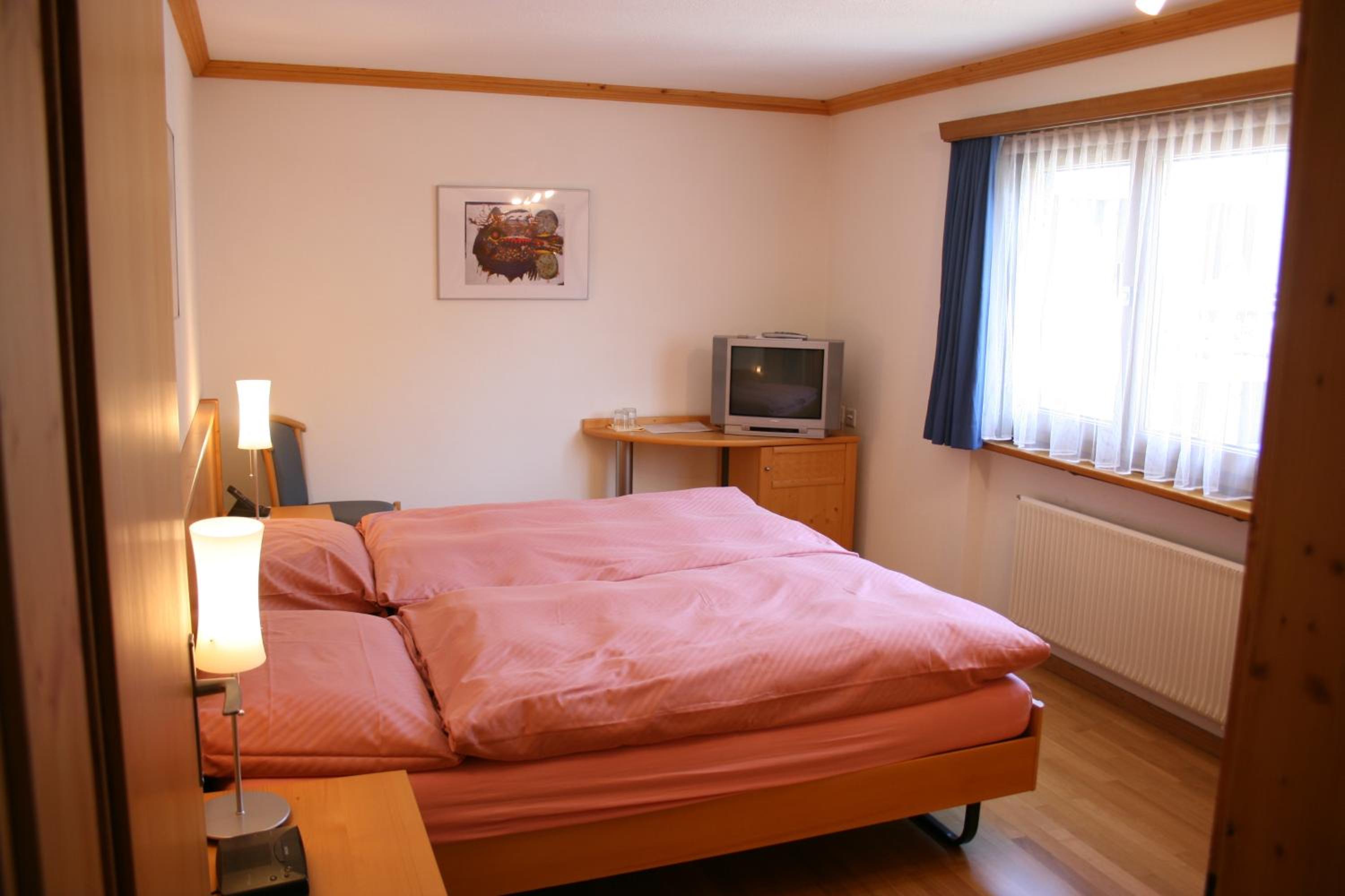 Double or Twin Room - Photo 4