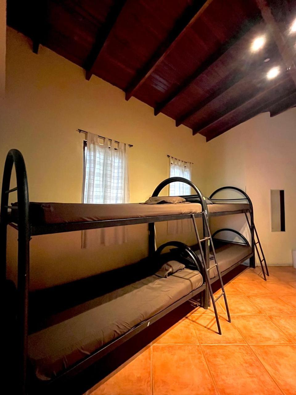 Bed in 8-Bed Mixed Dormitory Room photo 2