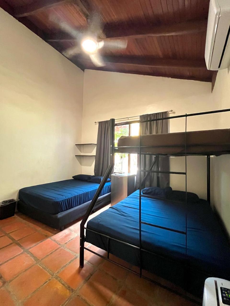 Quadruple Room with Private Bathroom photo 2