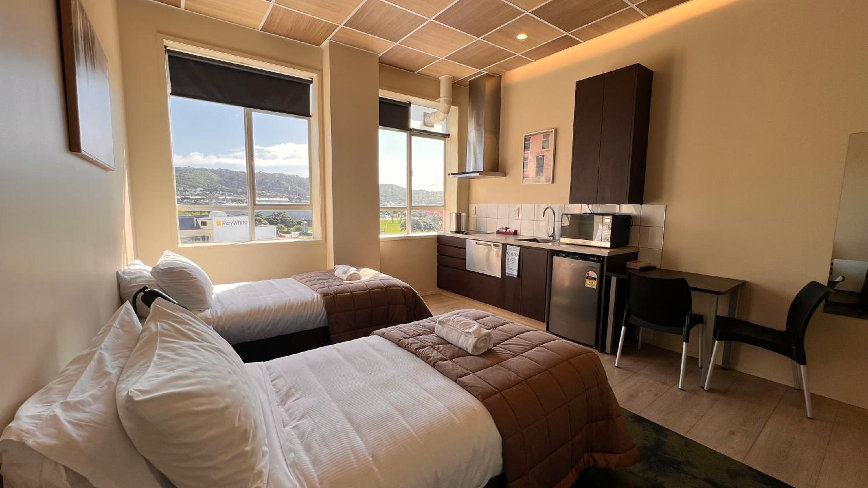 Standard Twin Room - Photo 3