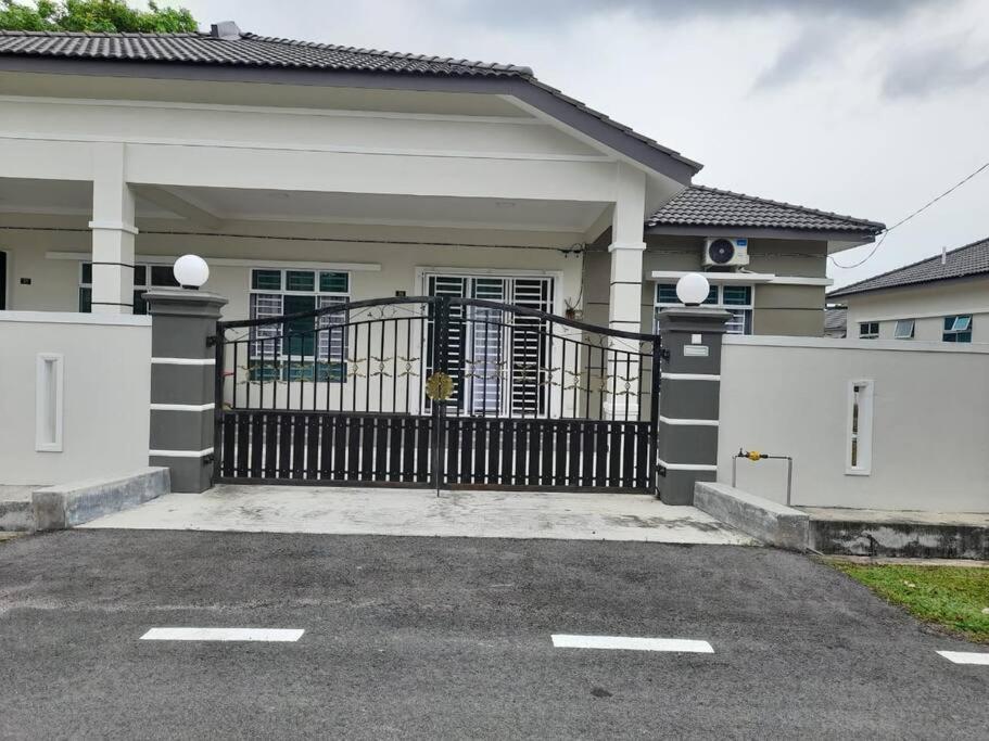 Three-Bedroom House photo 1