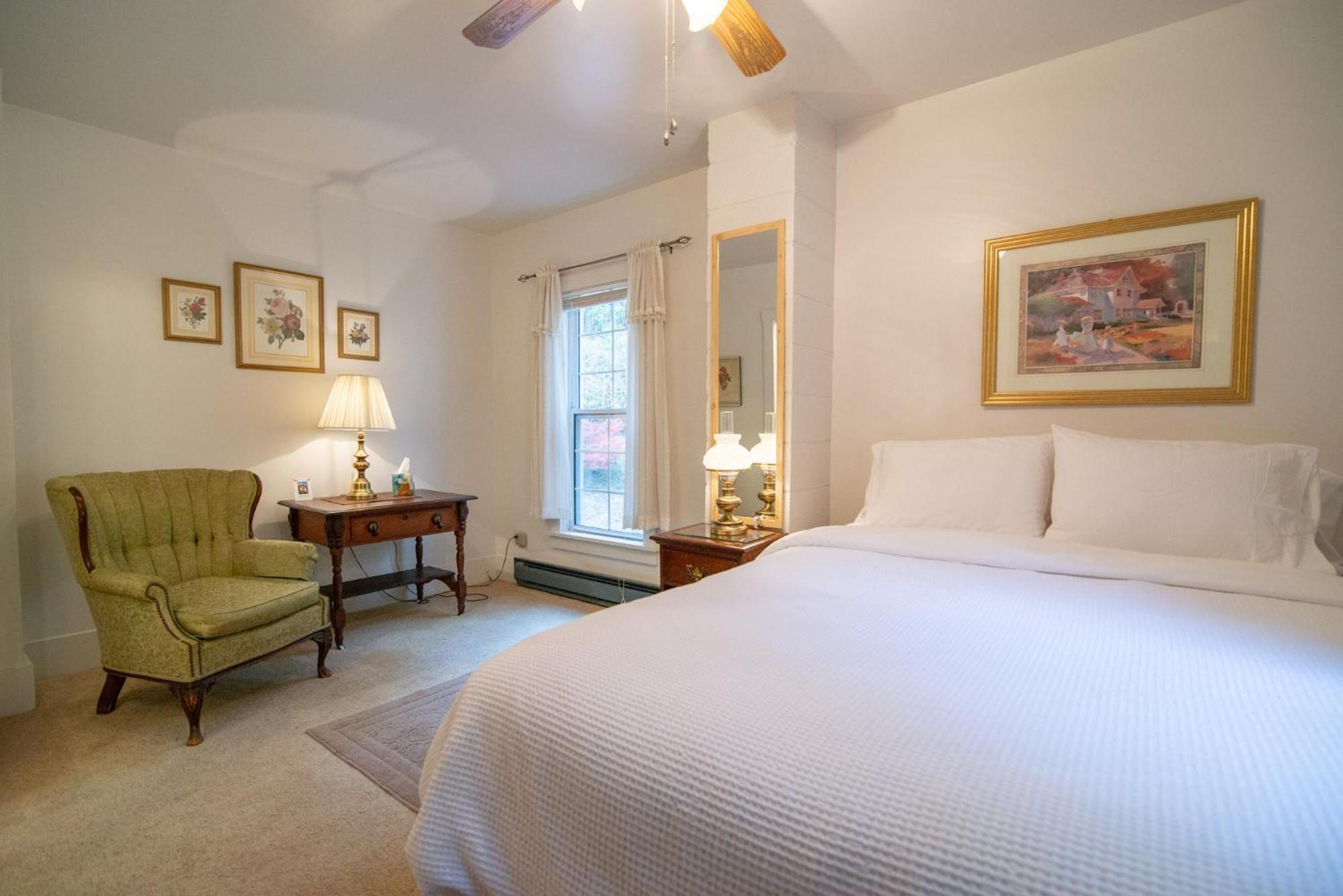 Standard Queen Room - Photo 1