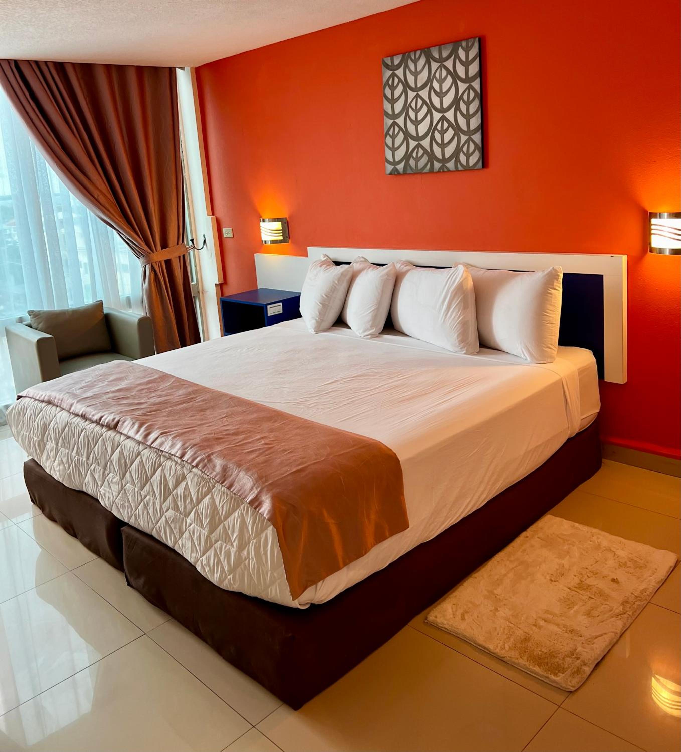 Deluxe Queen Room photo 2