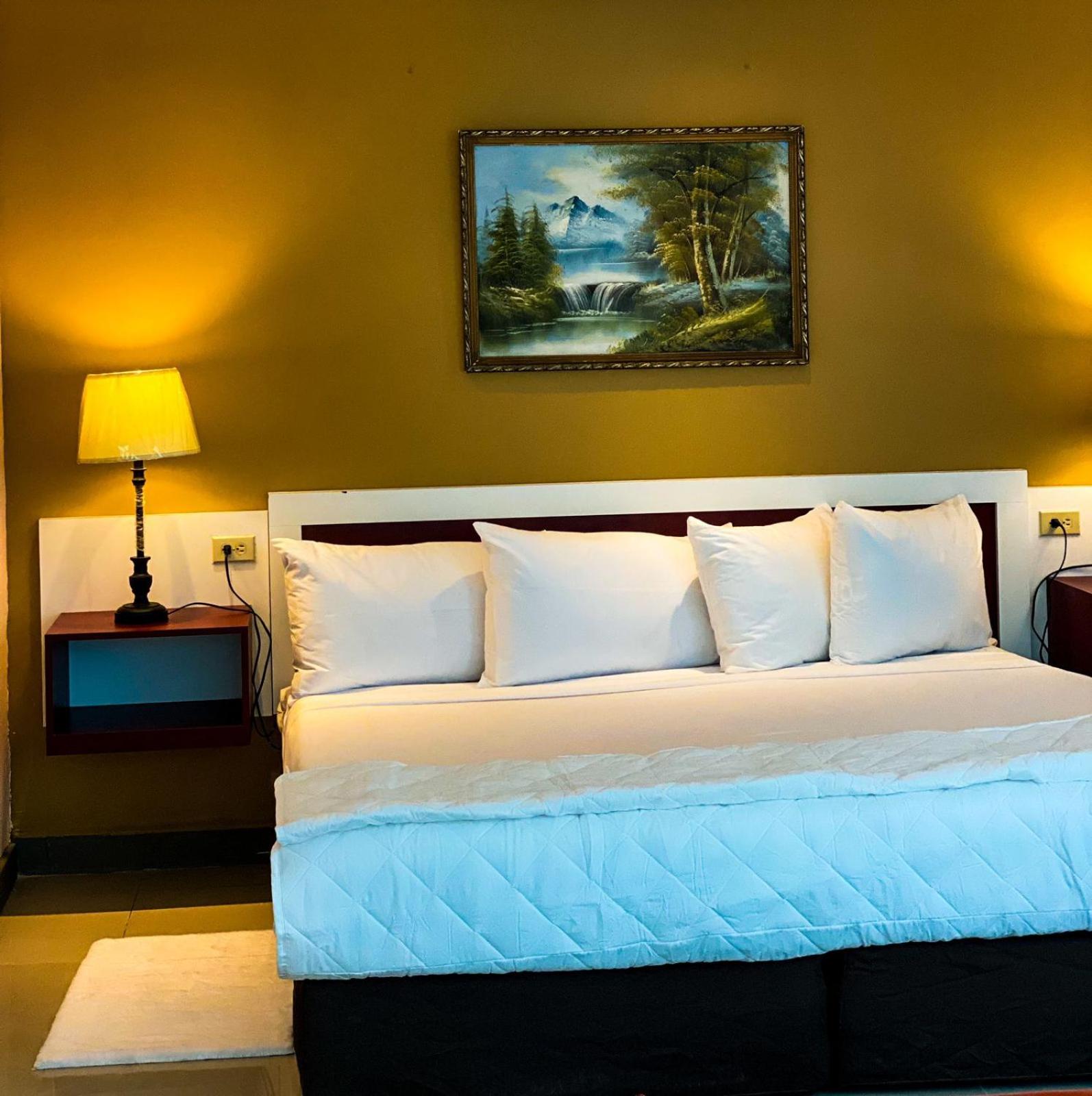 Suite with Spa Bath photo 1