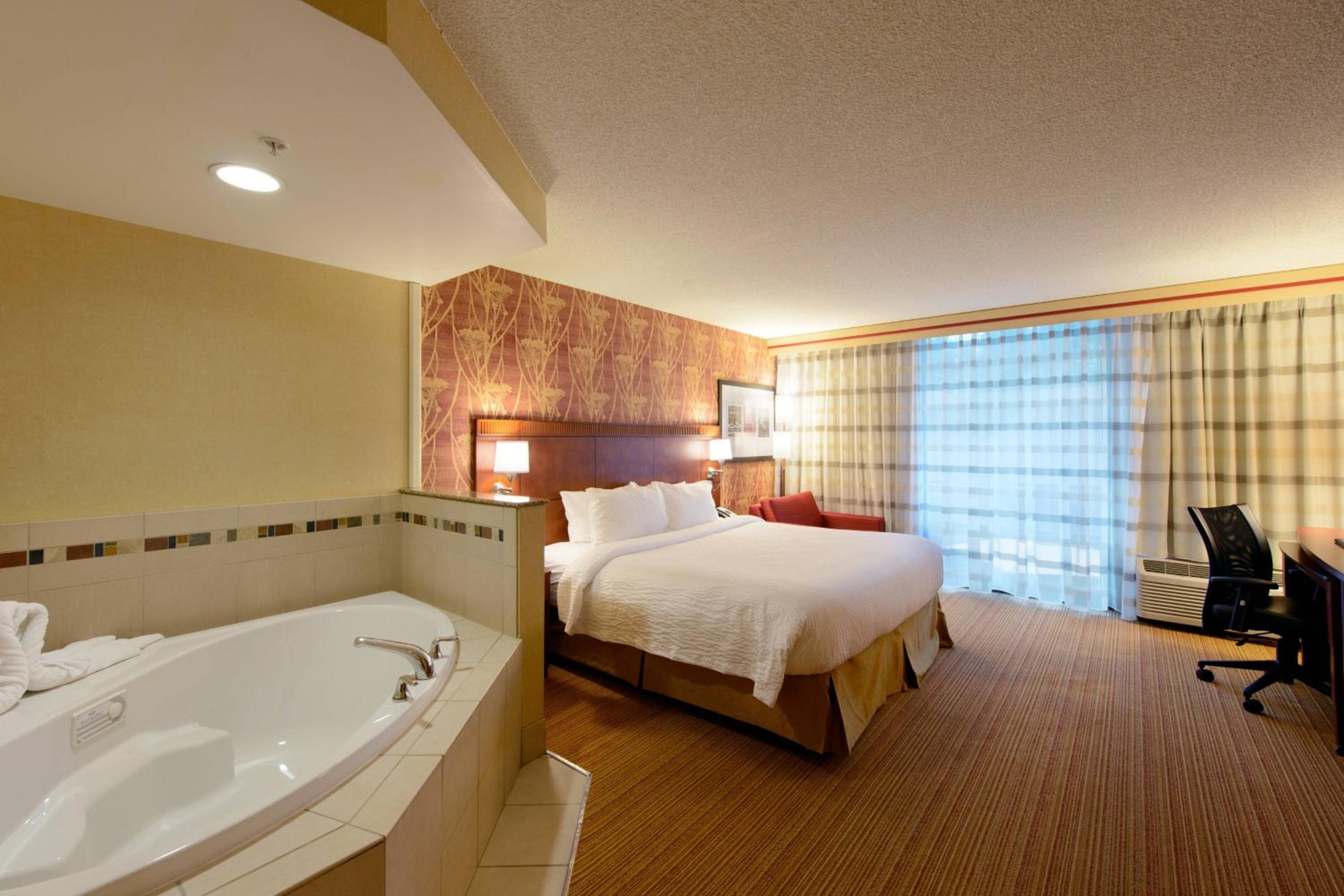 Deluxe King Room with Spa Bath