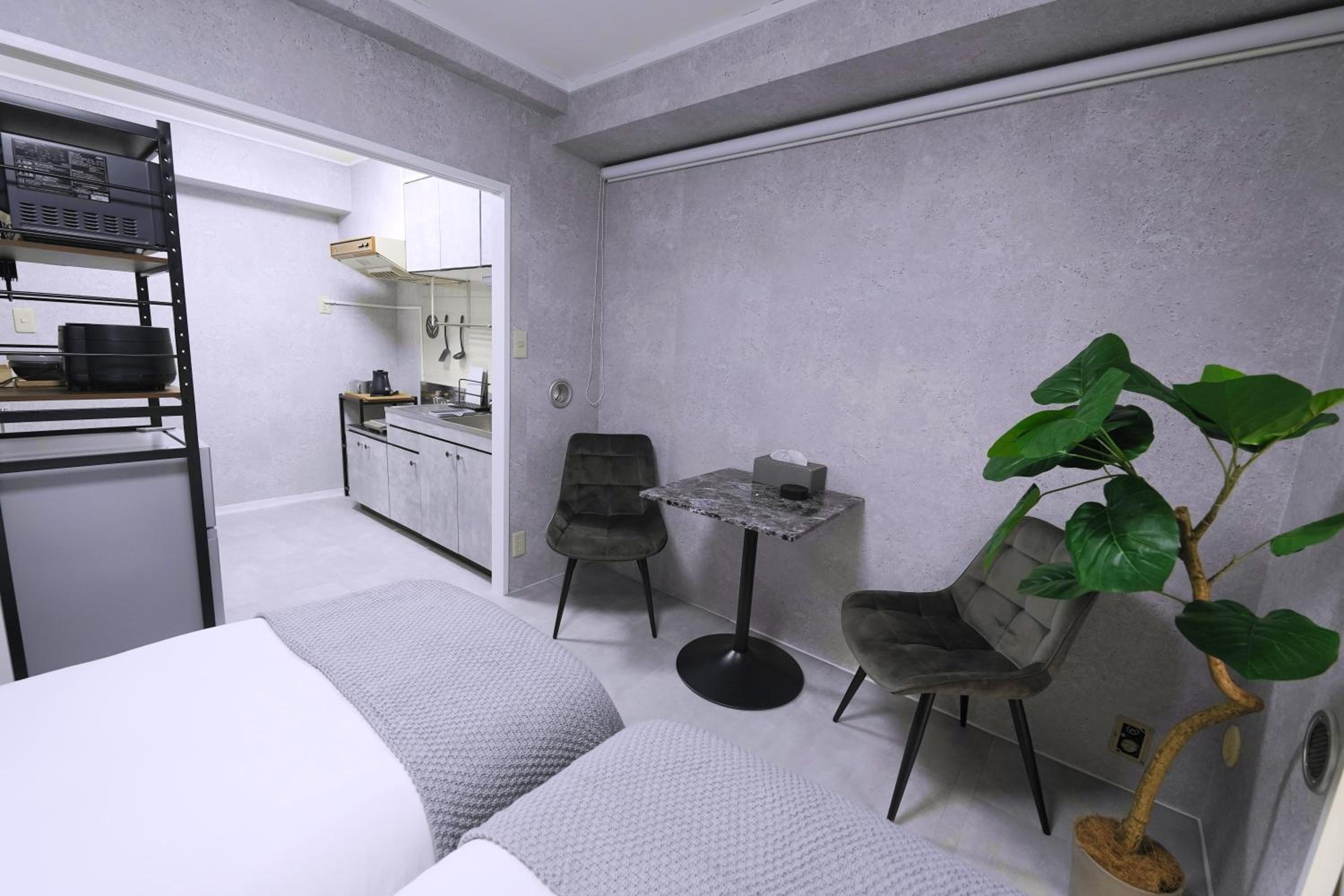 One-Bedroom Apartment photo 2