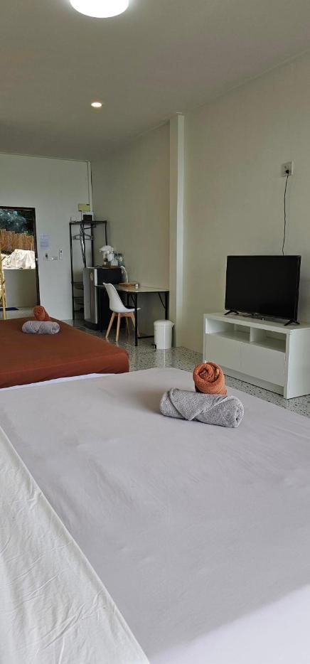 Double or Twin Room with Sea View - Photo 3