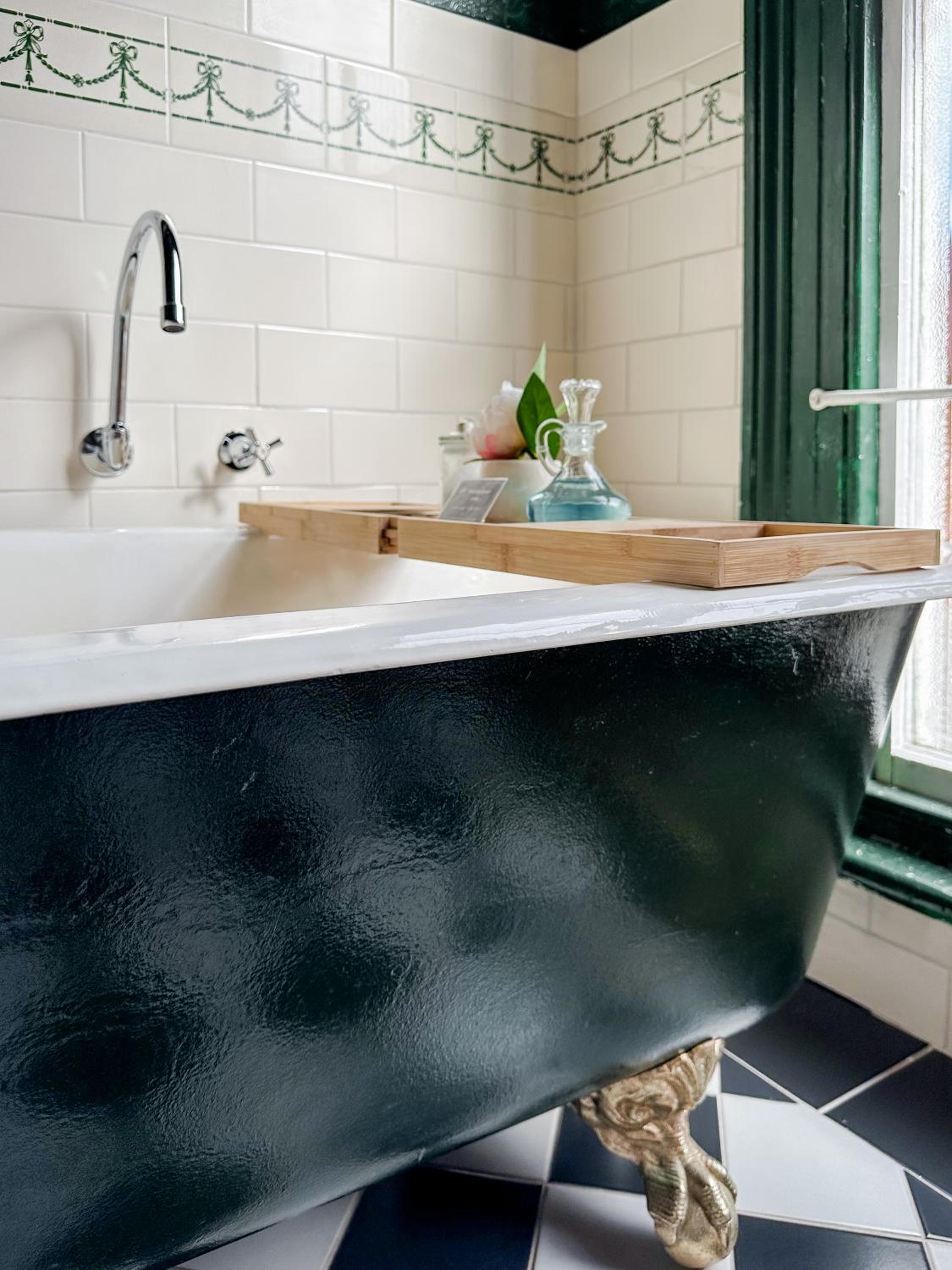 Arizona – Deluxe Queen Room with Bath, upstairs - Photo 3