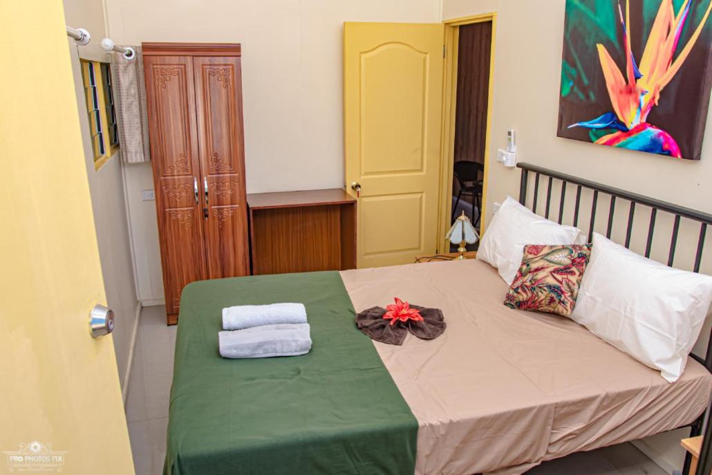 One-Bedroom Apartment photo 2