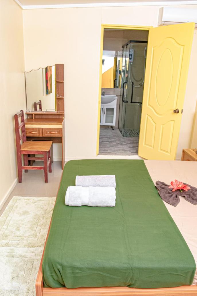 One-Bedroom Apartment photo 3