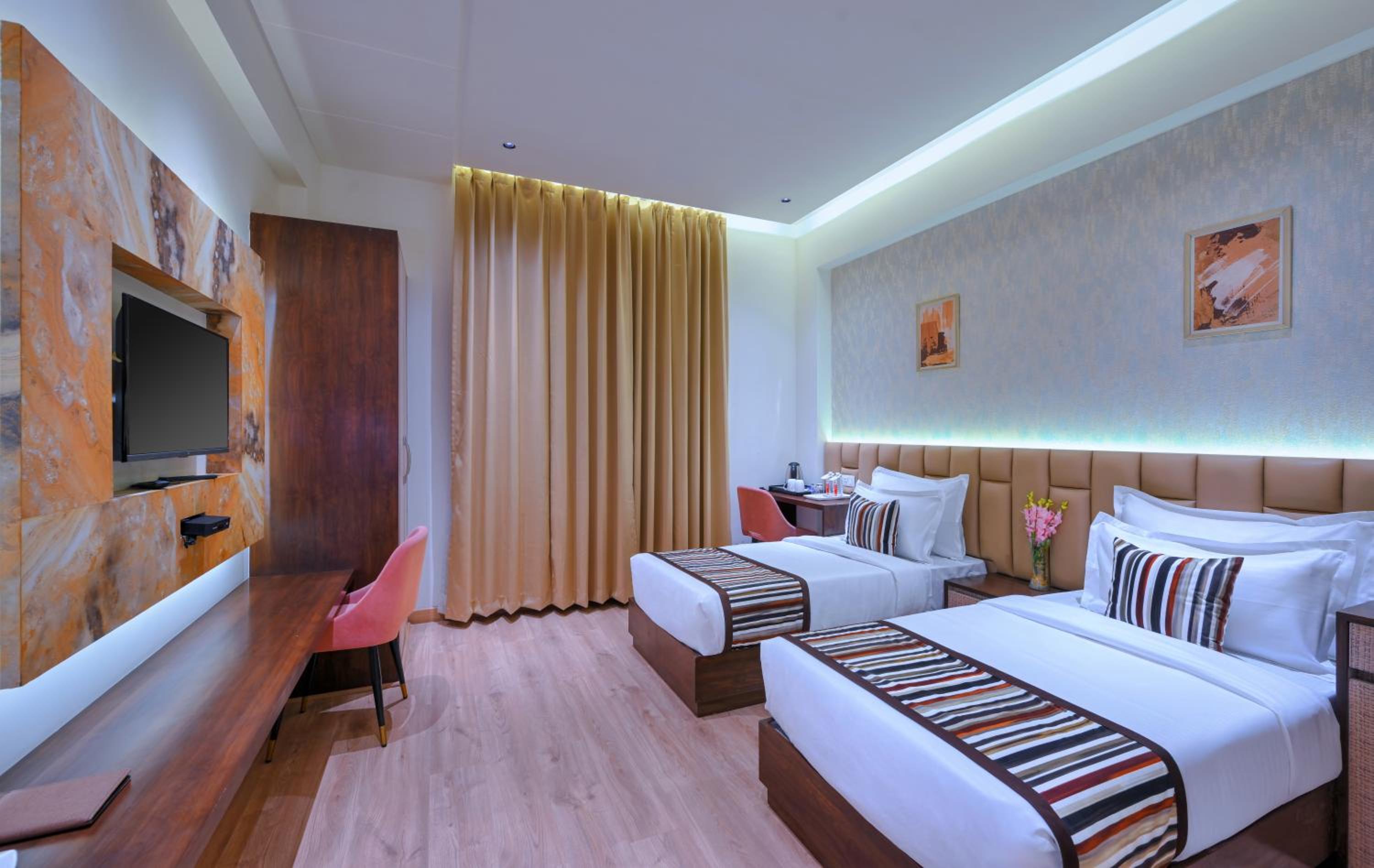 Double or Twin Room - Photo 4