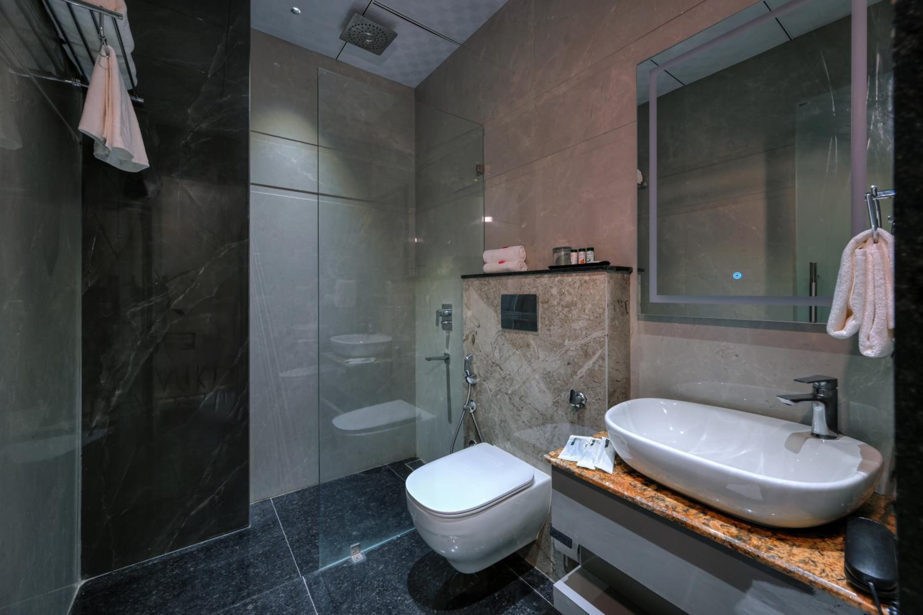 Double or Twin Room - Photo 5