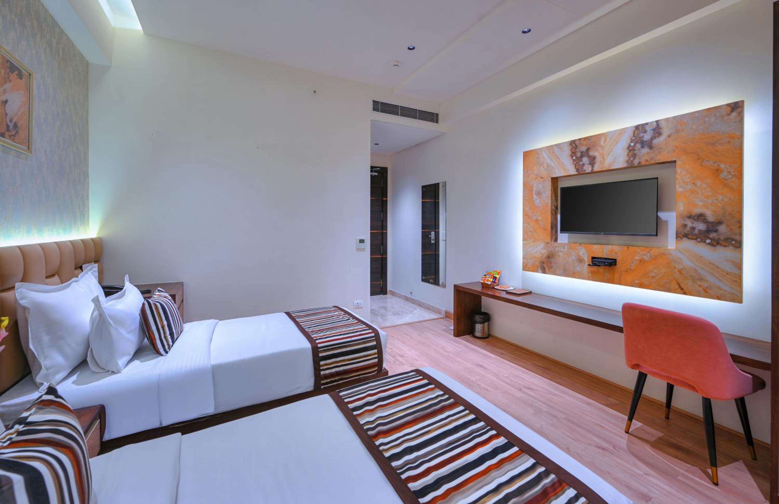 Double or Twin Room - Photo 3