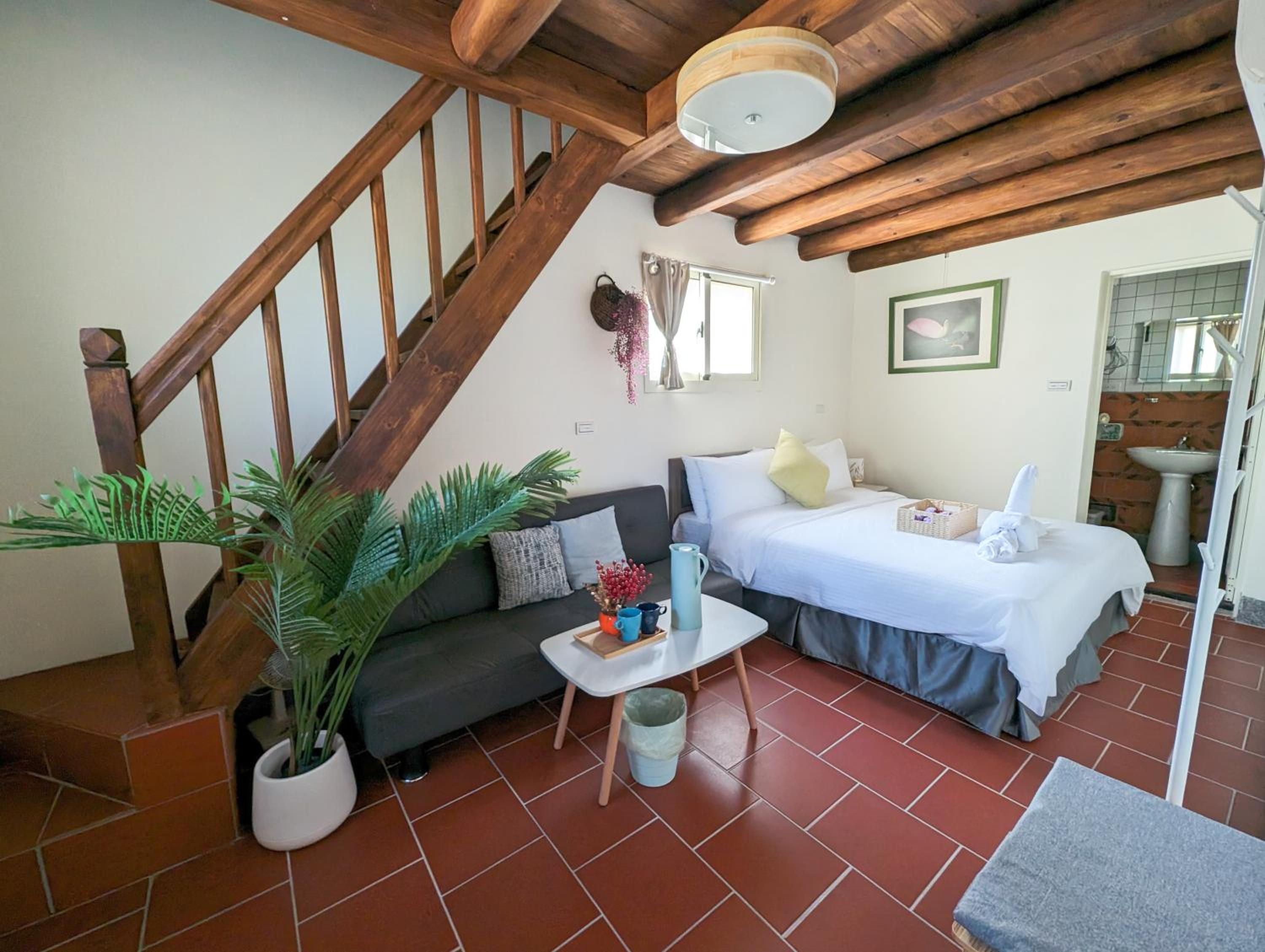 Duplex Suite - Photo 3