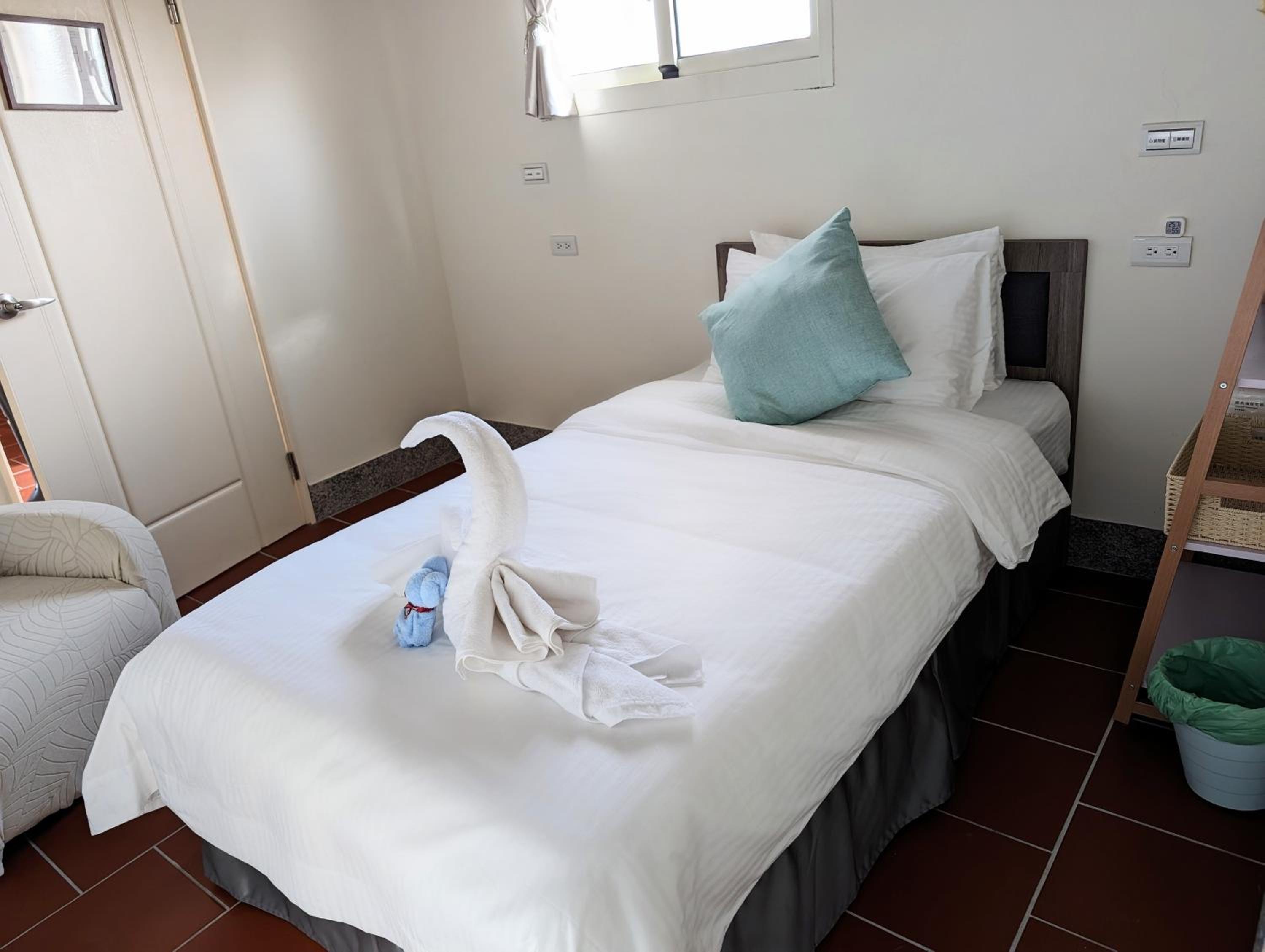 Small Double Room - Photo 2
