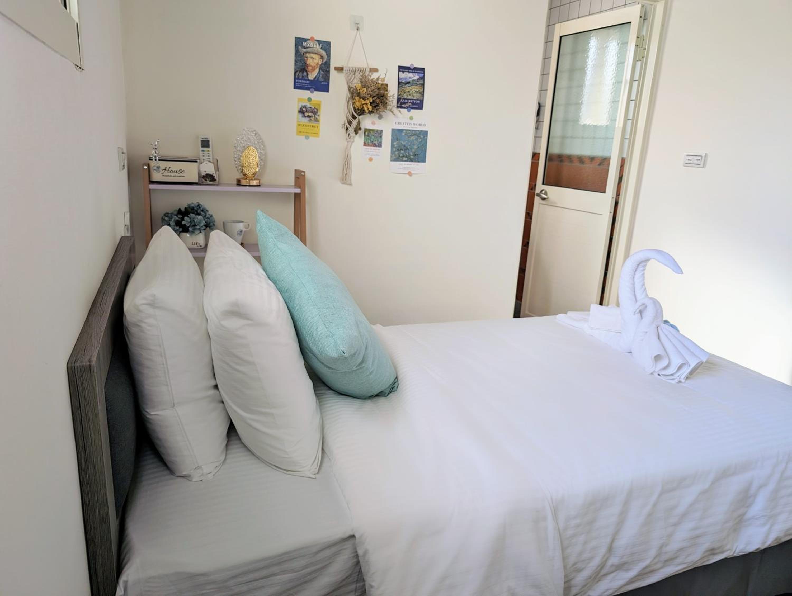 Small Double Room - Photo 4