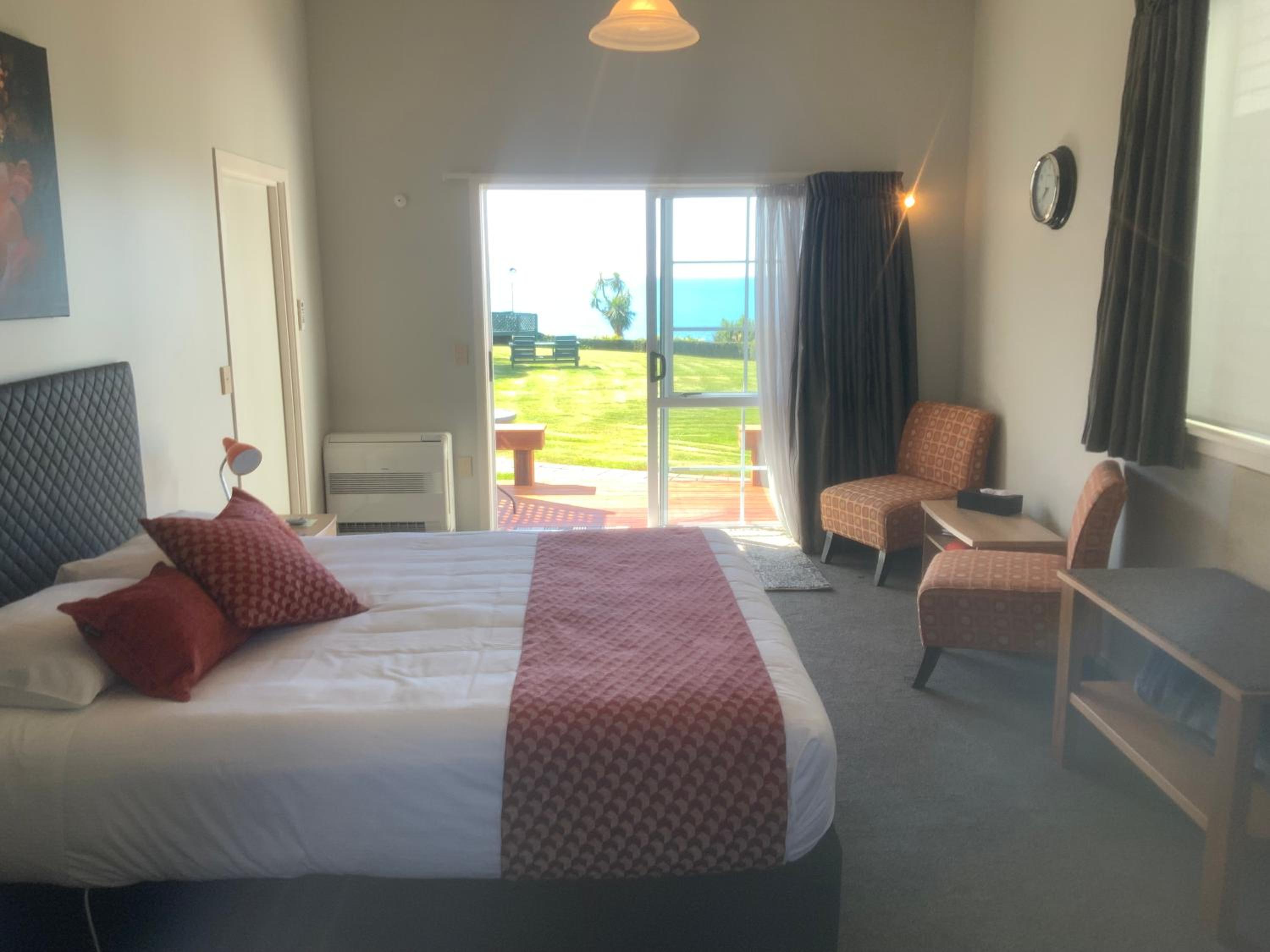 Deluxe King Room photo 1