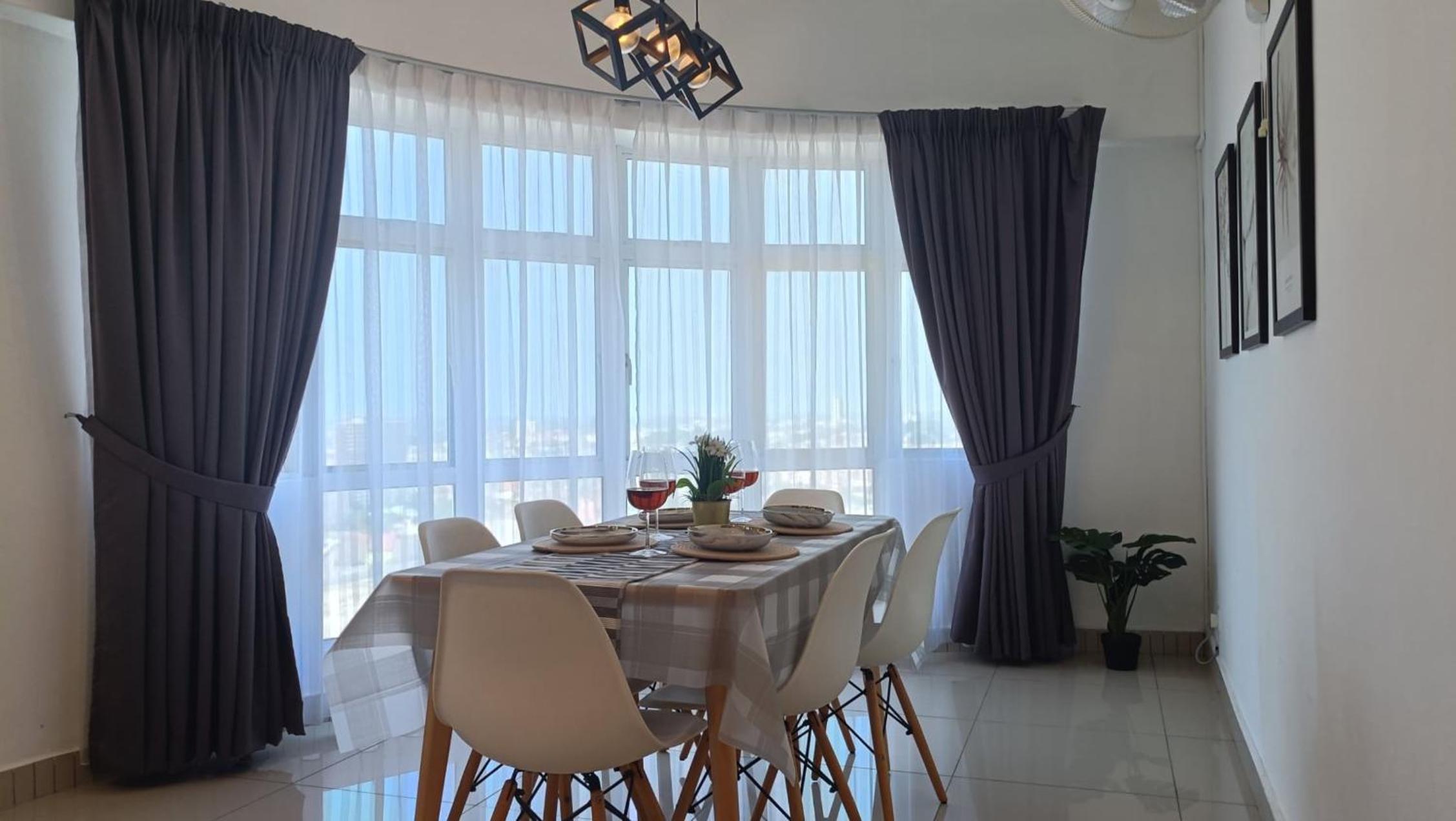 Two-Bedroom Apartment with City View photo 2