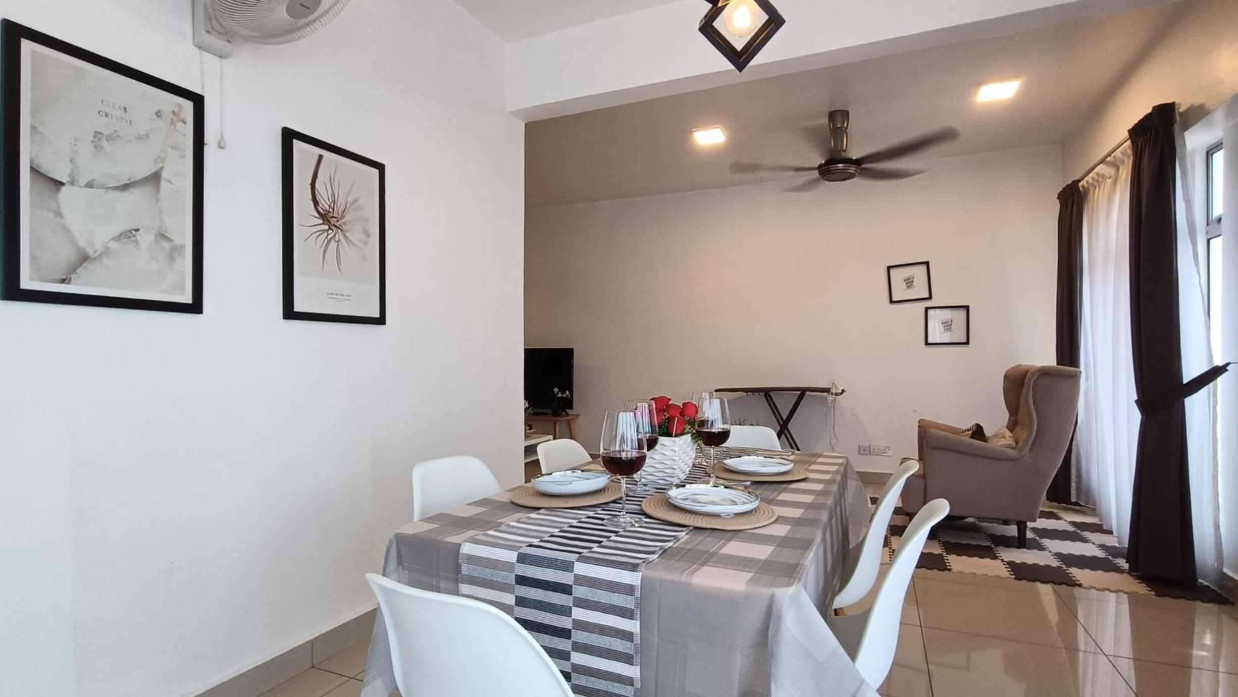 Two-Bedroom Apartment with City View photo 3