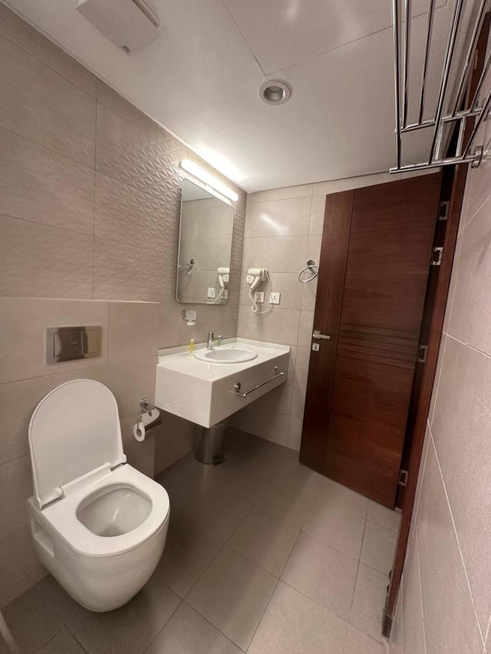 One-Bedroom Suite photo 3