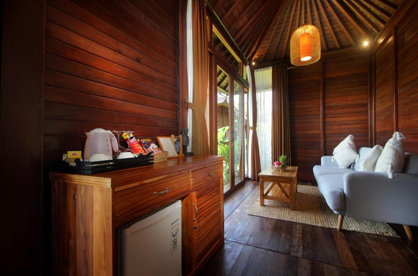 Bungalow with Mountain View