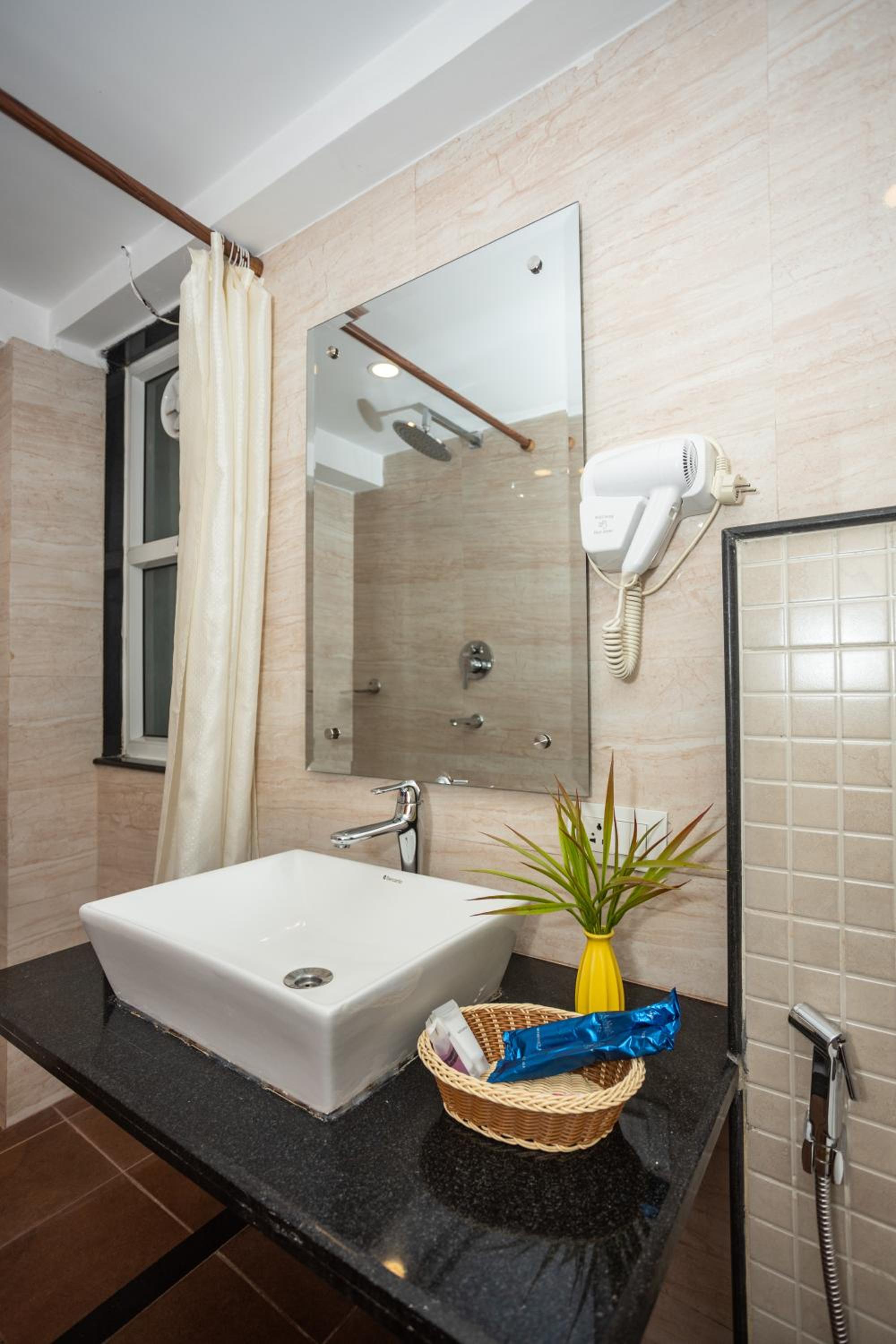 Deluxe Double Room - Free Airport Pickup - Photo 11